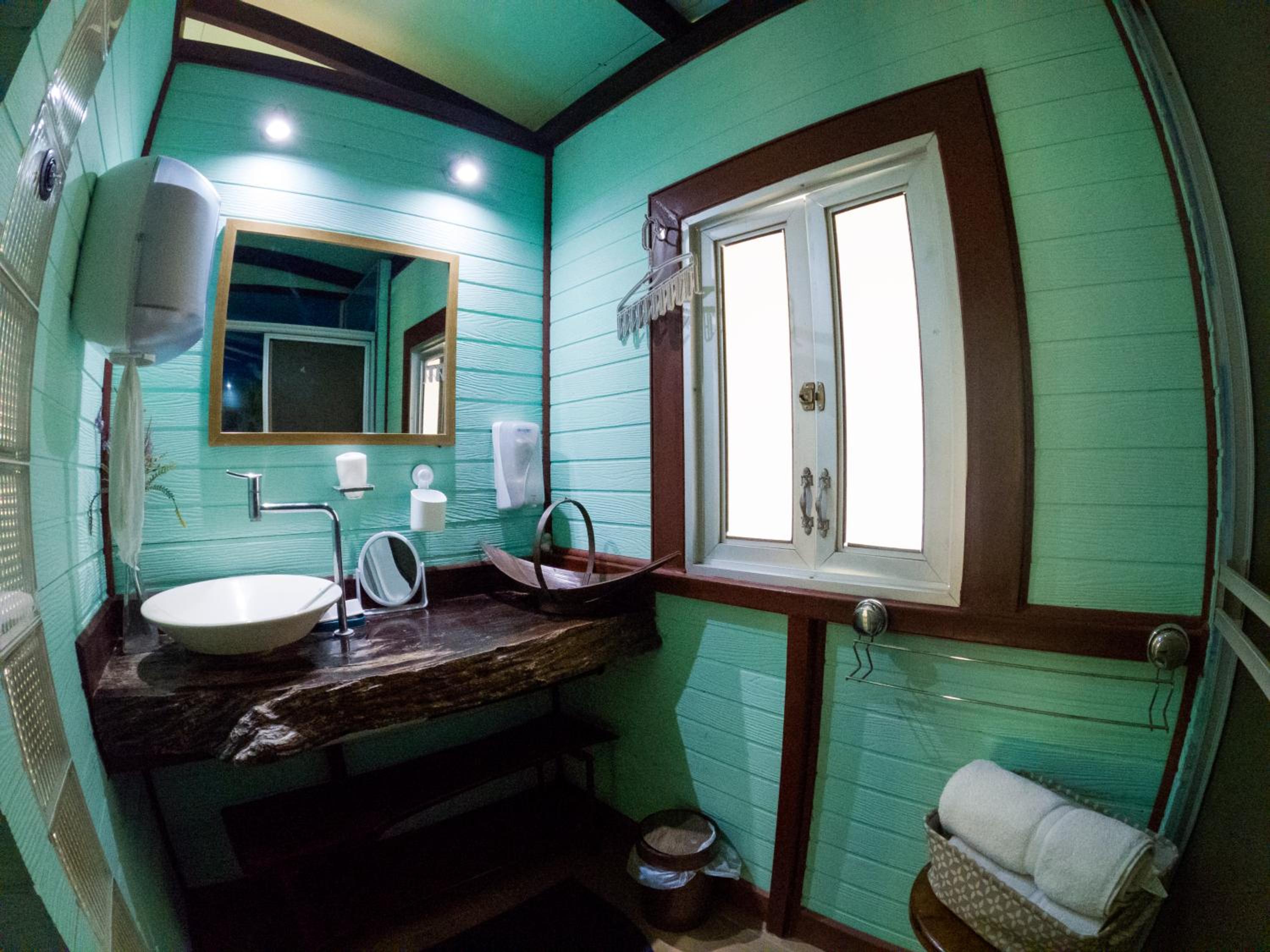 Triple Room with Private Bathroom photo 2