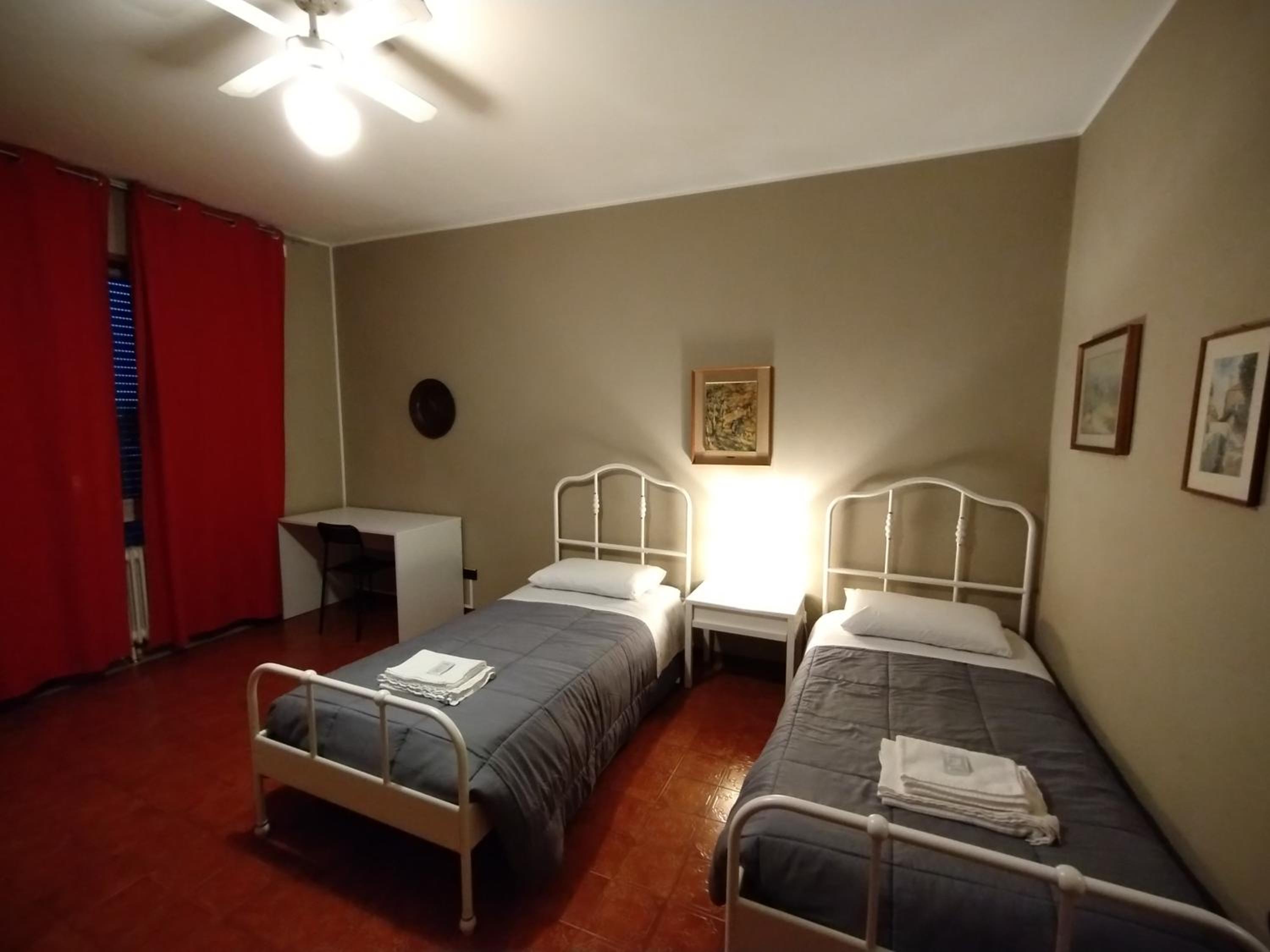 Twin Room with Private Bathroom photo 1
