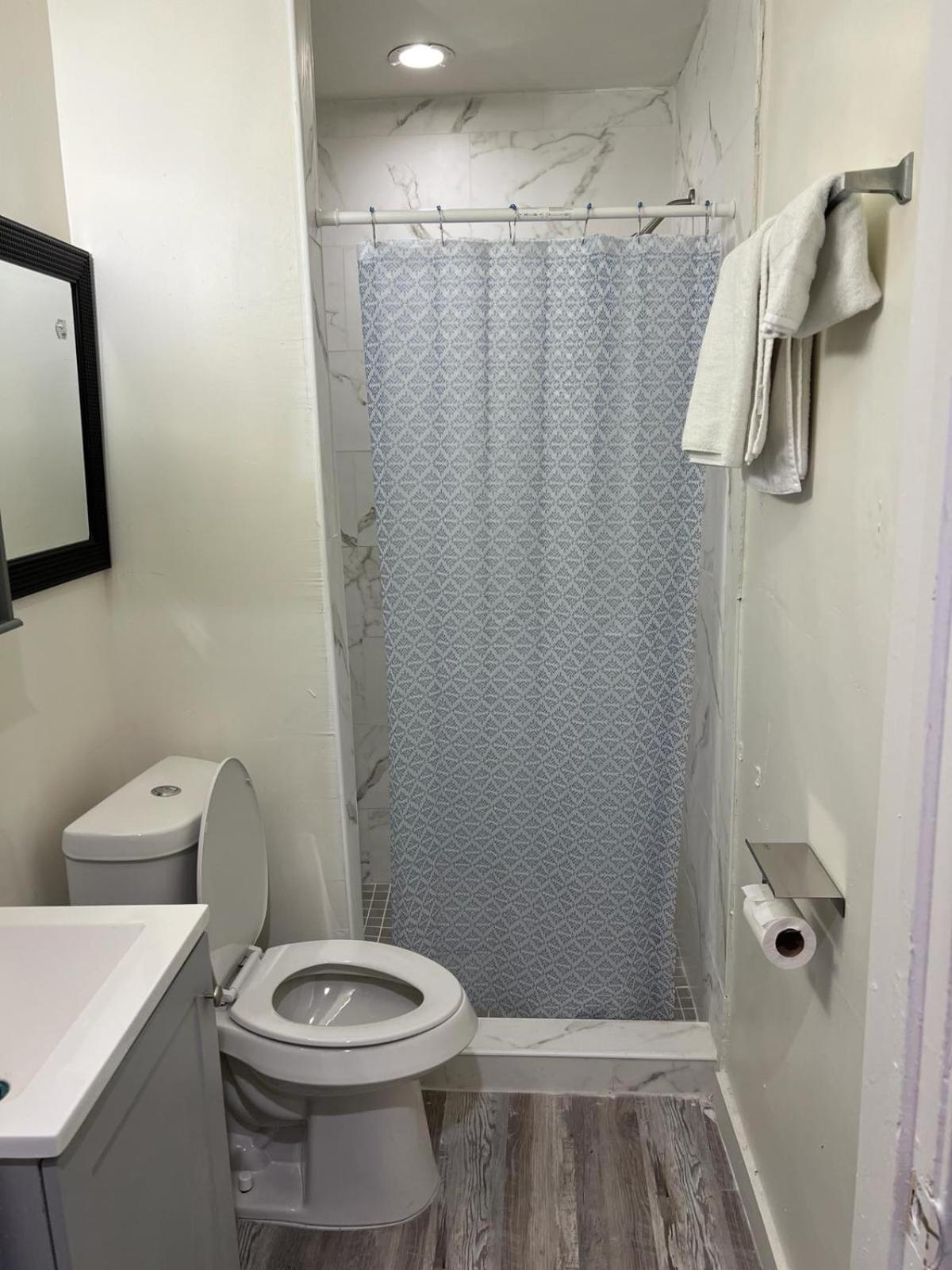 Standard Queen Room - Photo 5