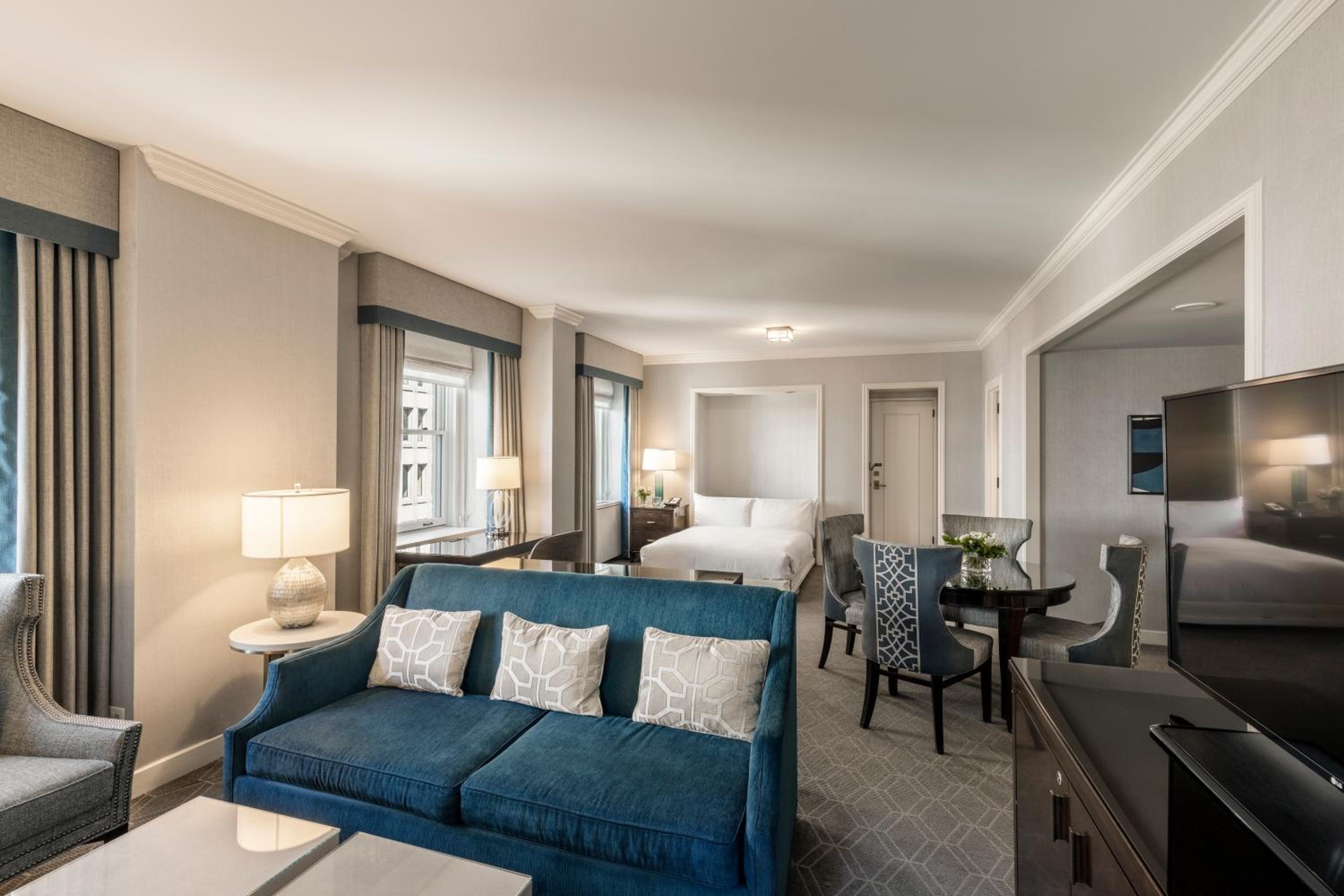 Grand One-Bedroom King Suite - Photo 5