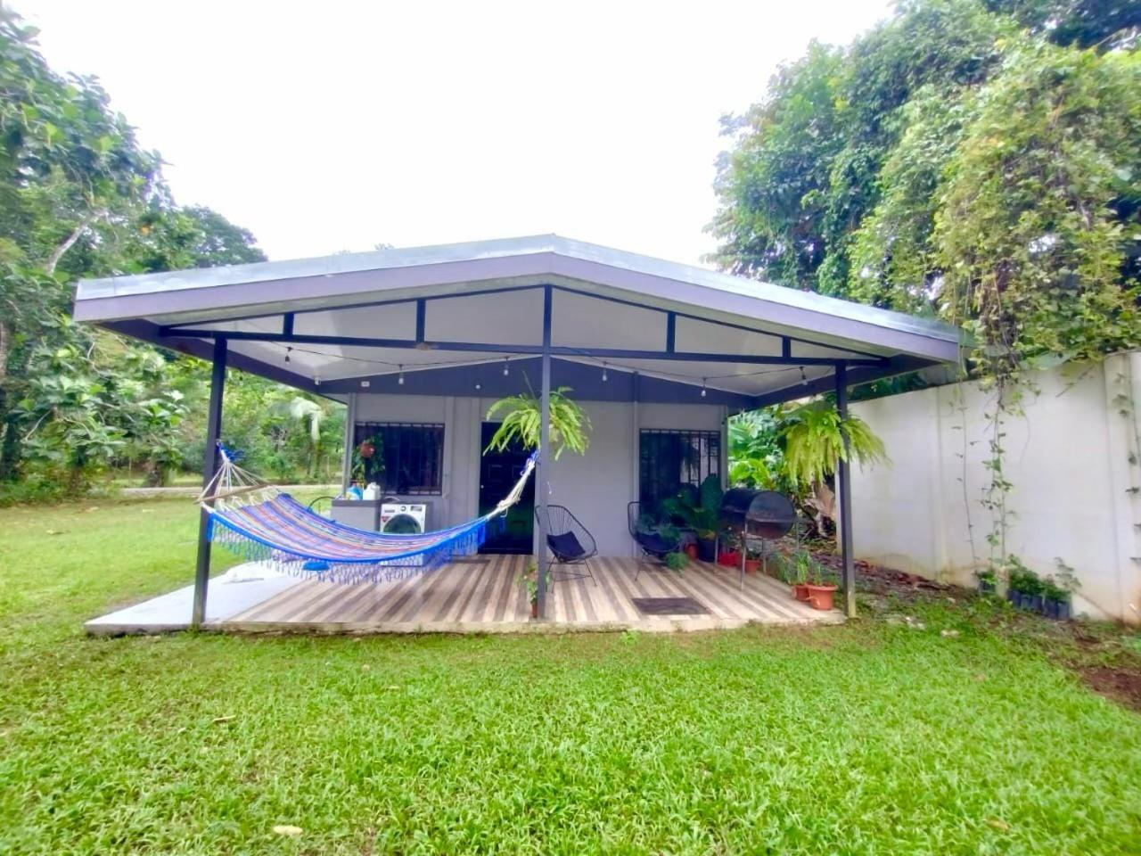 One-Bedroom House photo 1