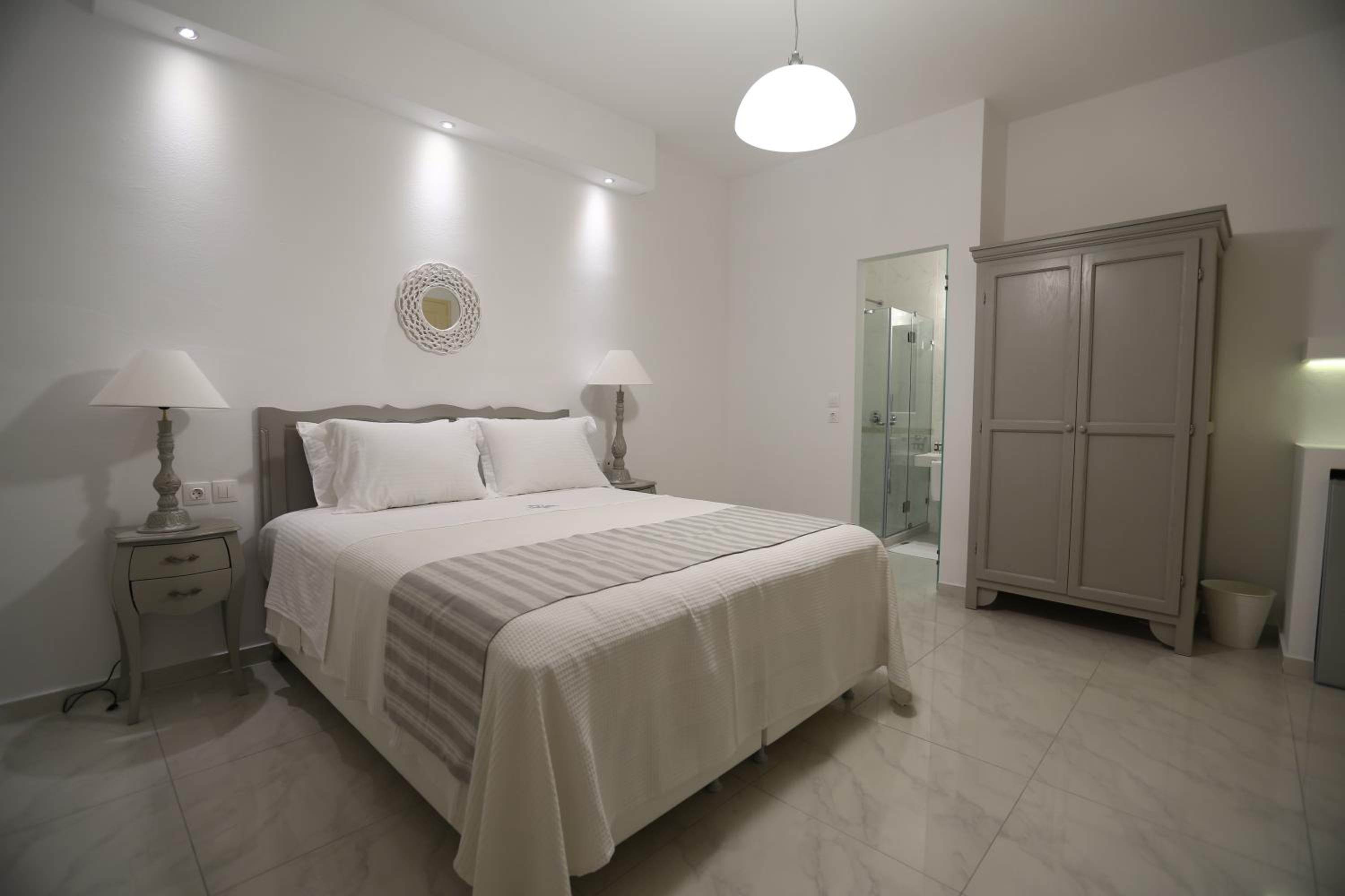 Double Room with Patio photo 3