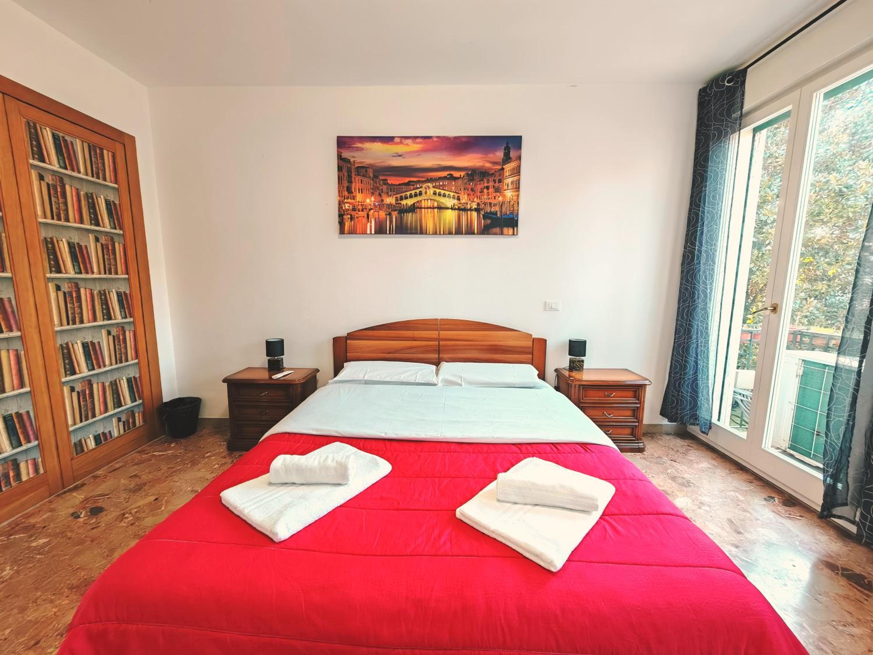 Double Room with Shared Bathroom photo 1