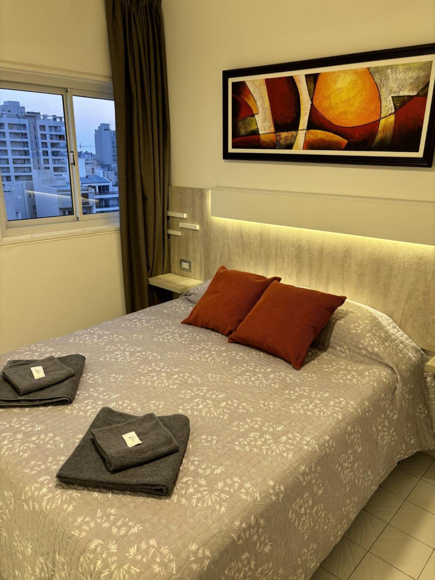 One-Bedroom Apartment photo 1