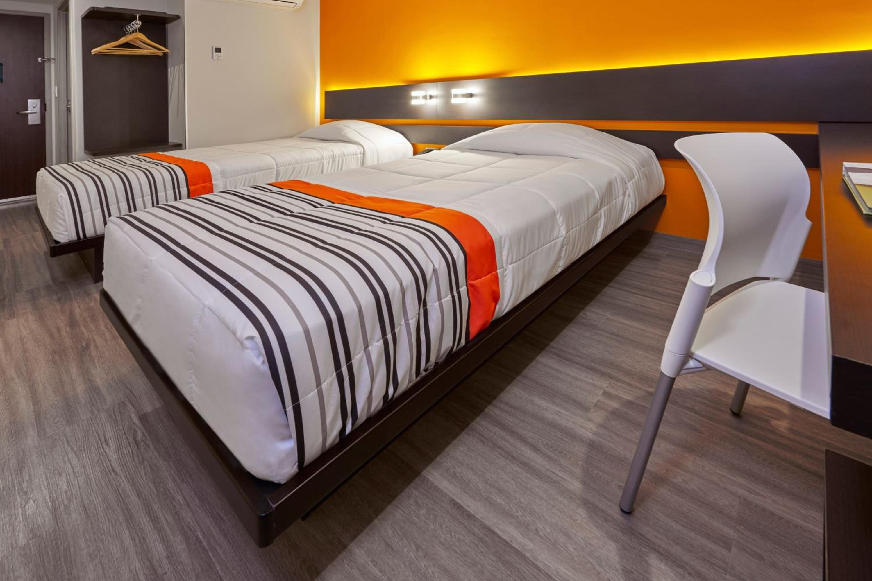 Twin Room - Photo 6