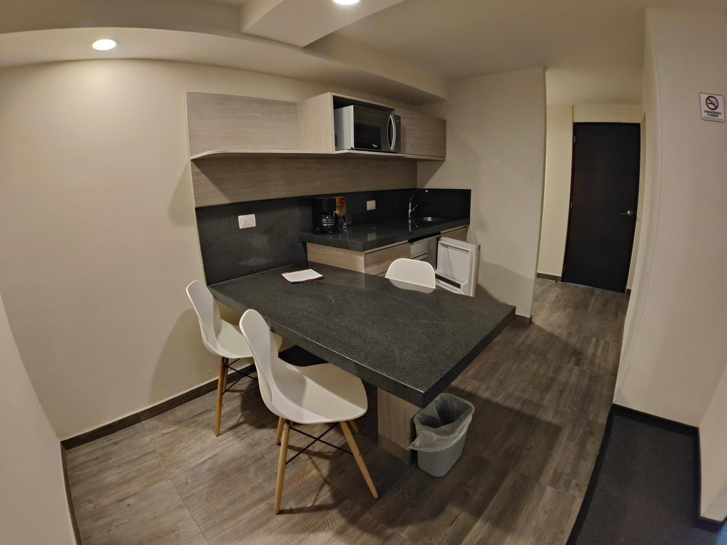 Deluxe Suite photo 3