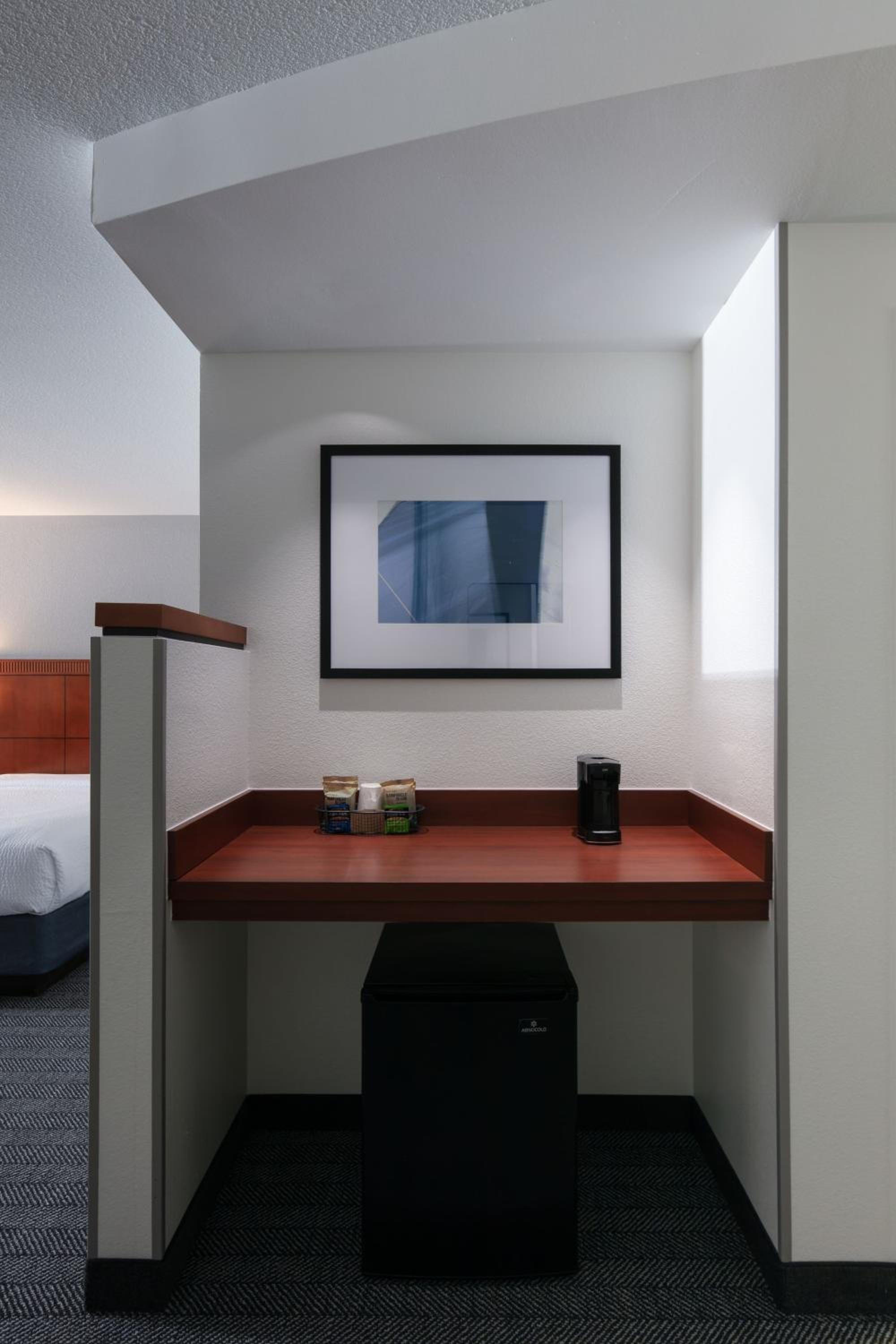 Large Queen Room with Two Queen Beds - Photo 6