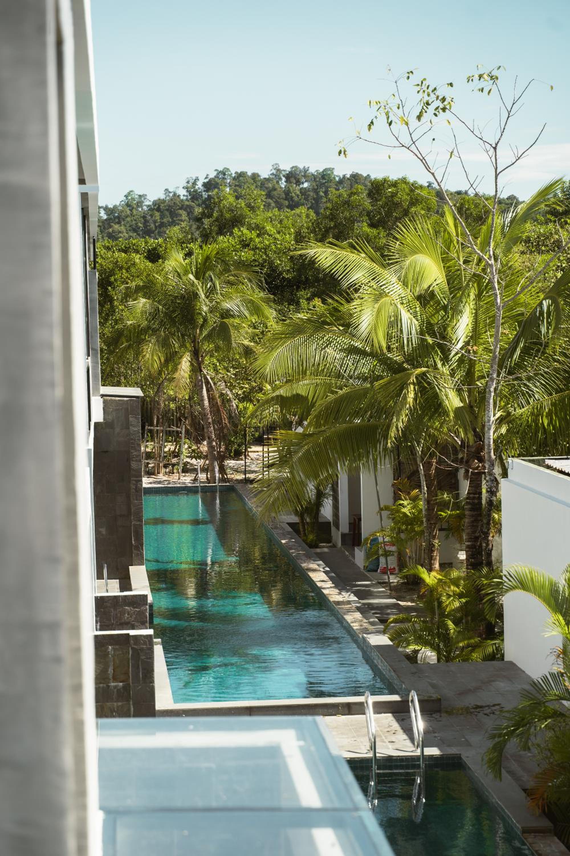 Premier King Pool View photo 3