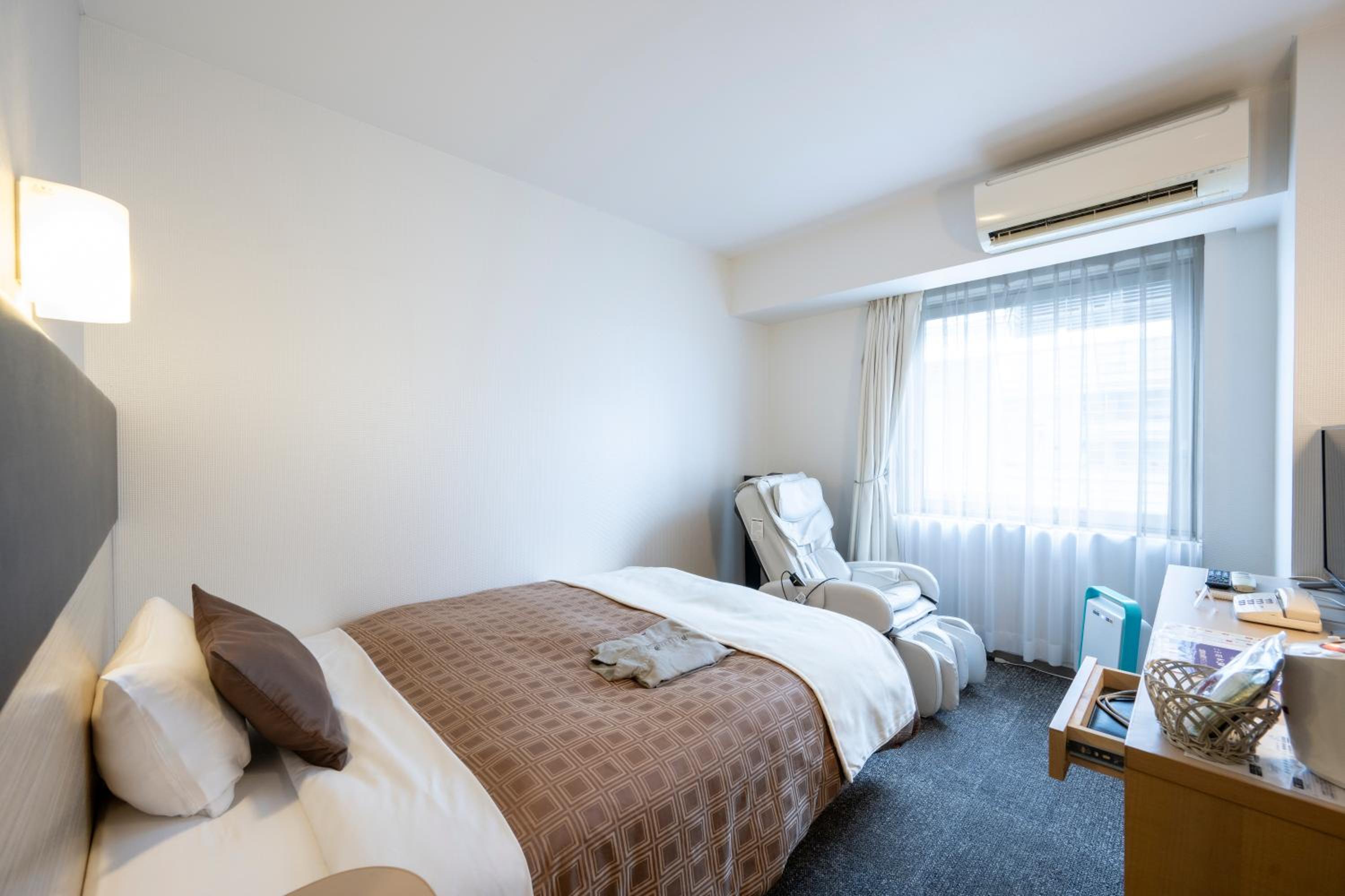 Single Room - Non-Smoking photo 3