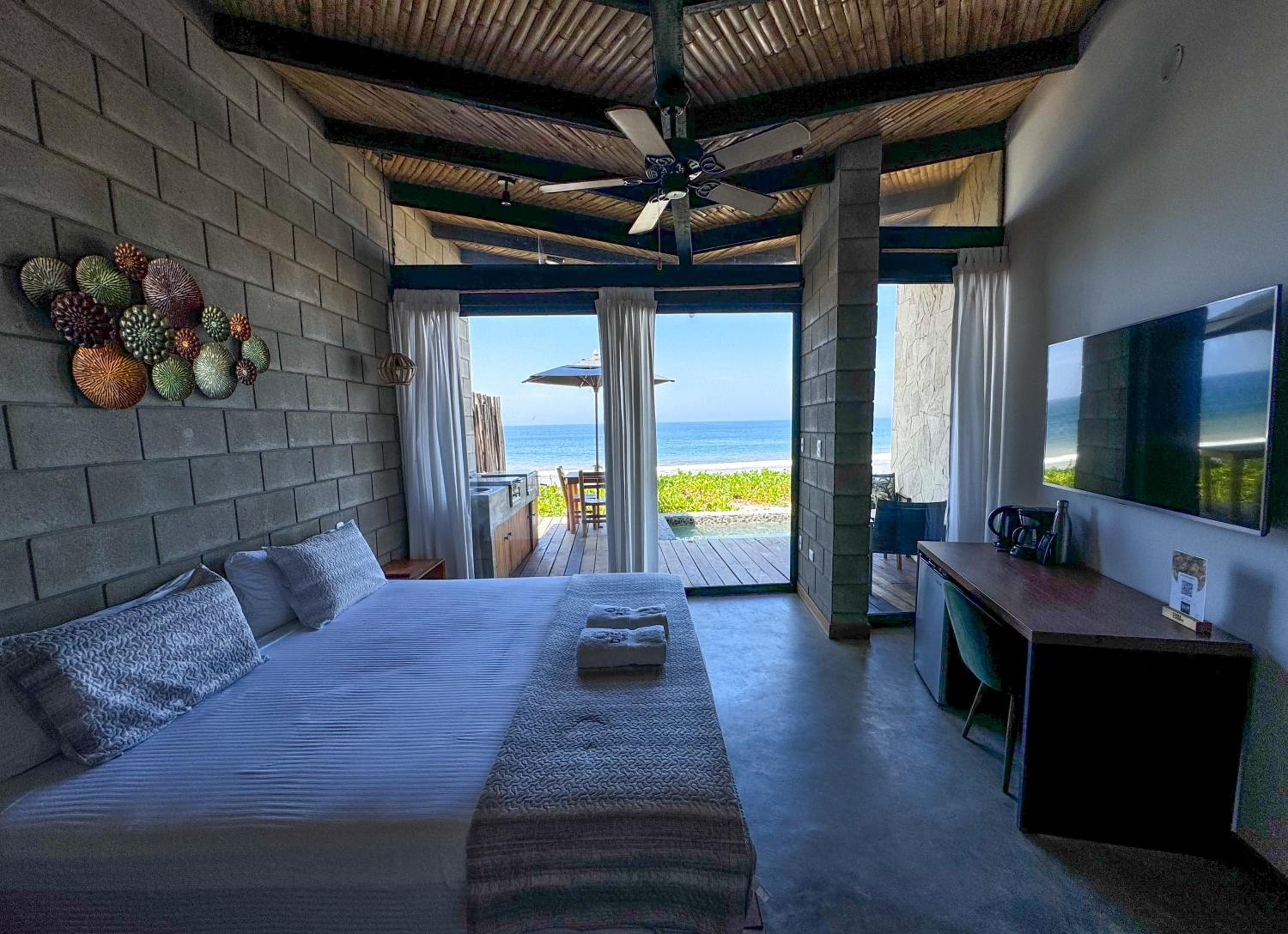 Villa - Beach Front photo 1