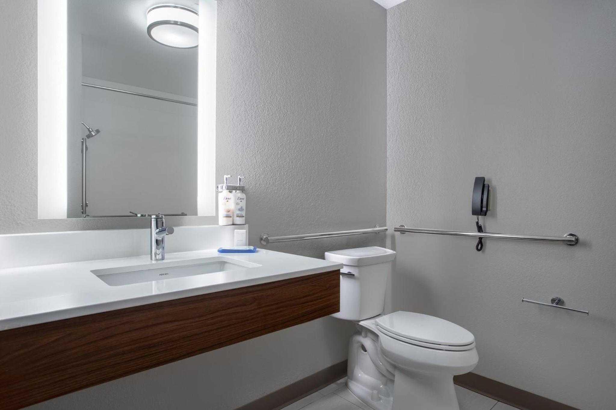 King Room - Hearing Accessible - Non-Smoking - Photo 2