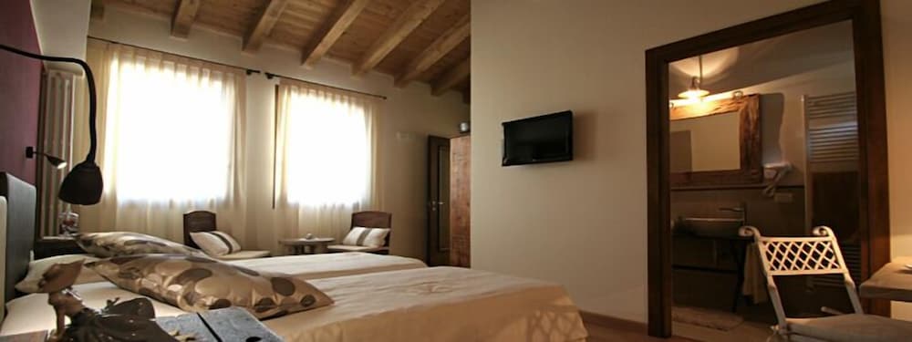 Double Room, 1 Queen Bed, Non Smoking (La Ciàcola) photo 1