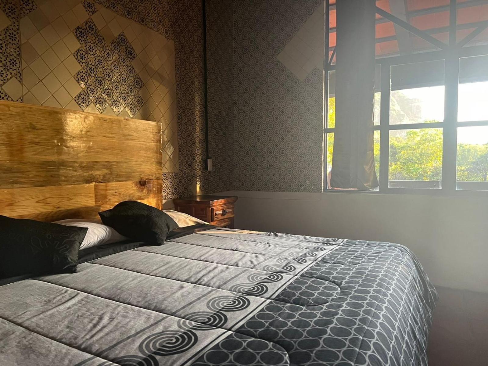 Deluxe Room - Photo 15