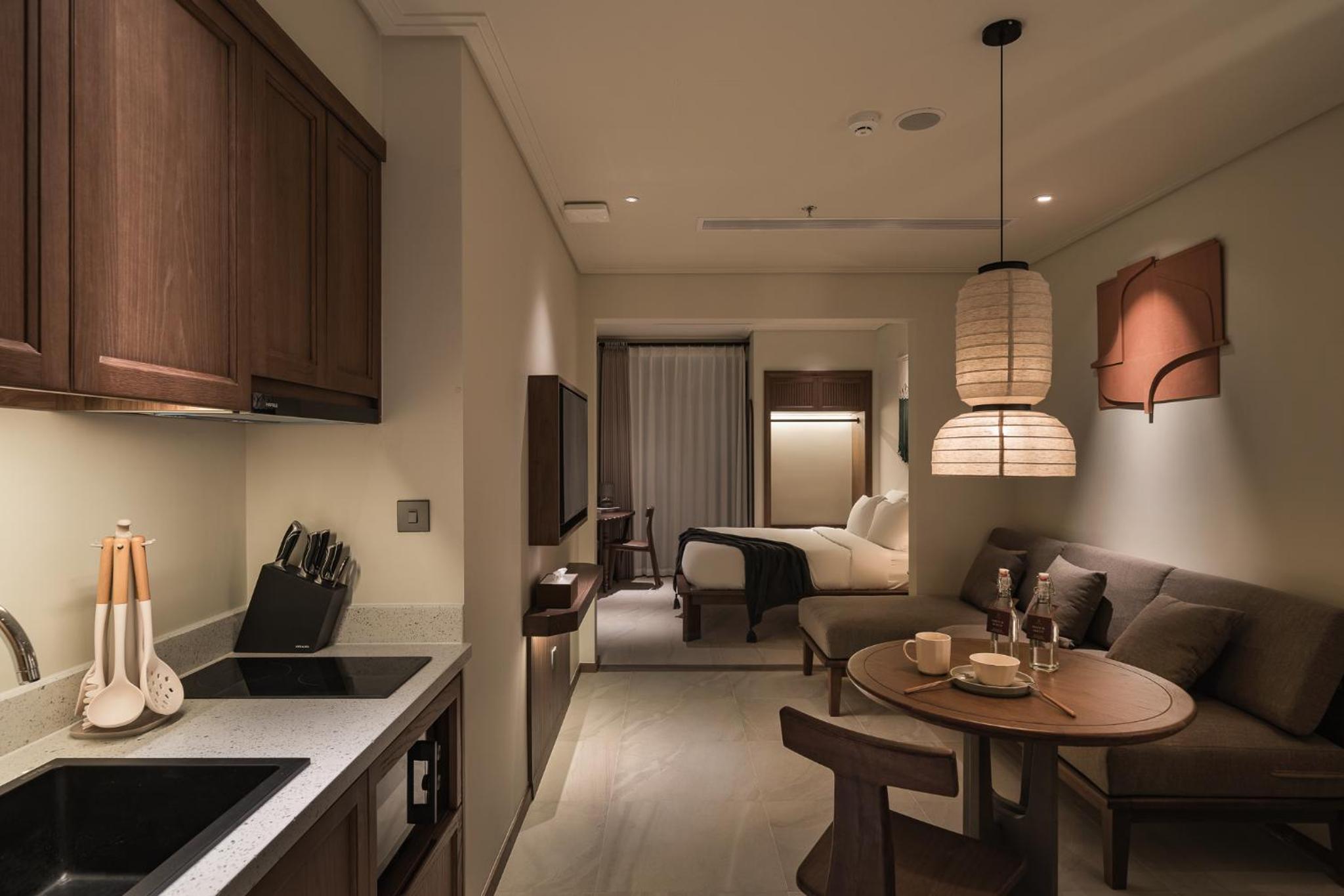 One-Bedroom Apartment - Photo 15