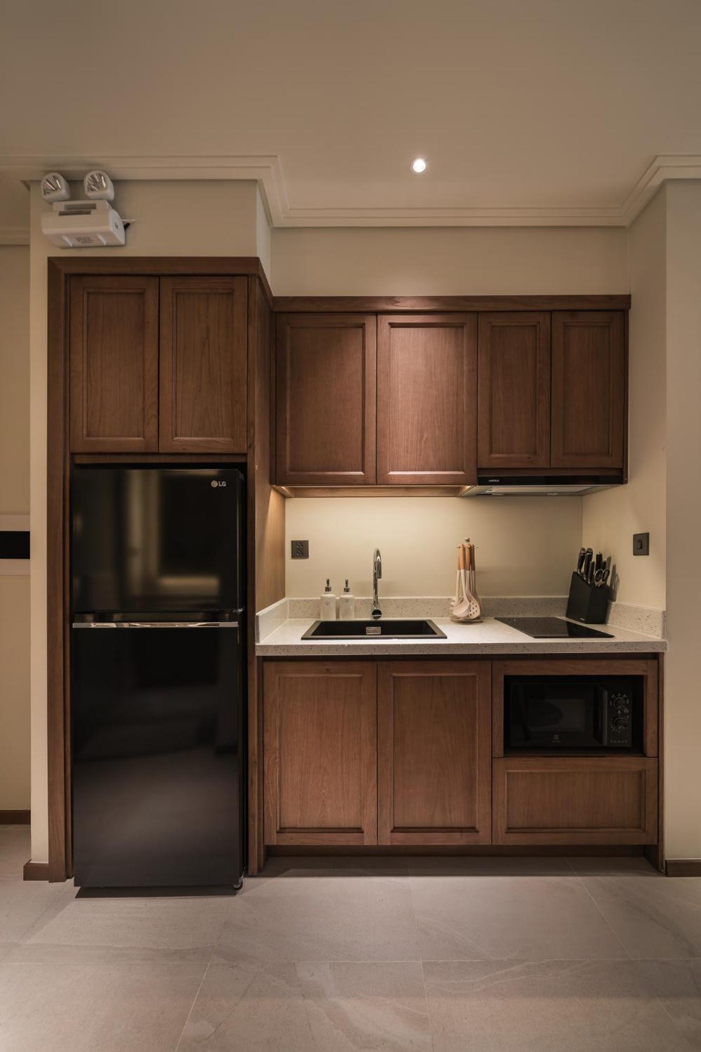 One-Bedroom Apartment - Photo 24