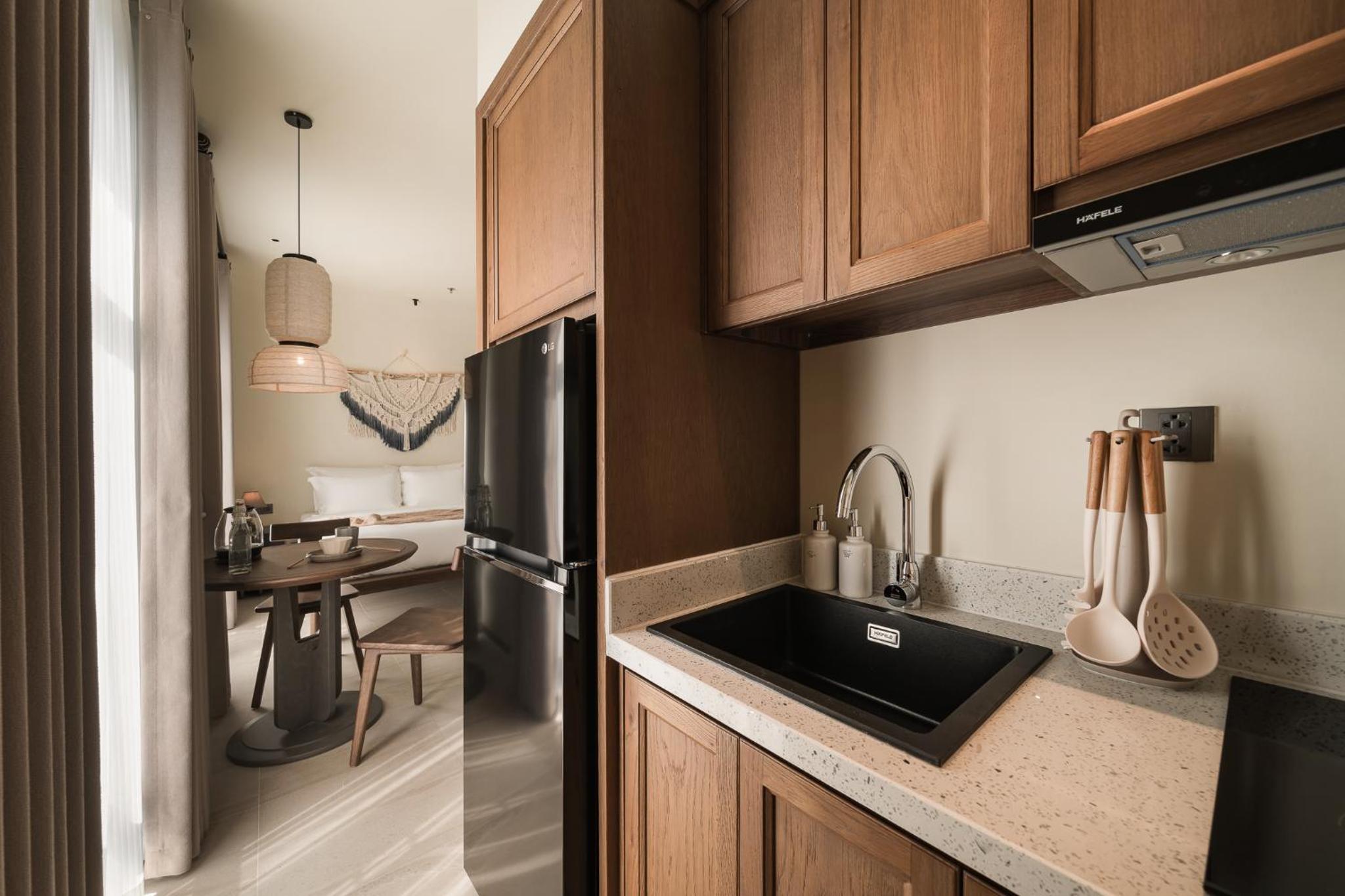 Studio Apartment - Photo 4