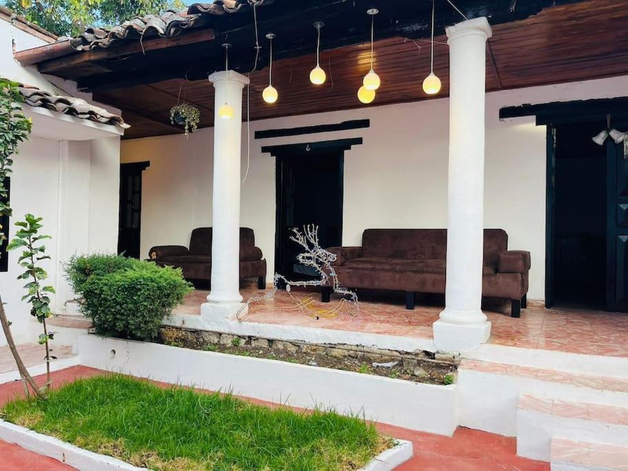 Seven-Bedroom House photo 1