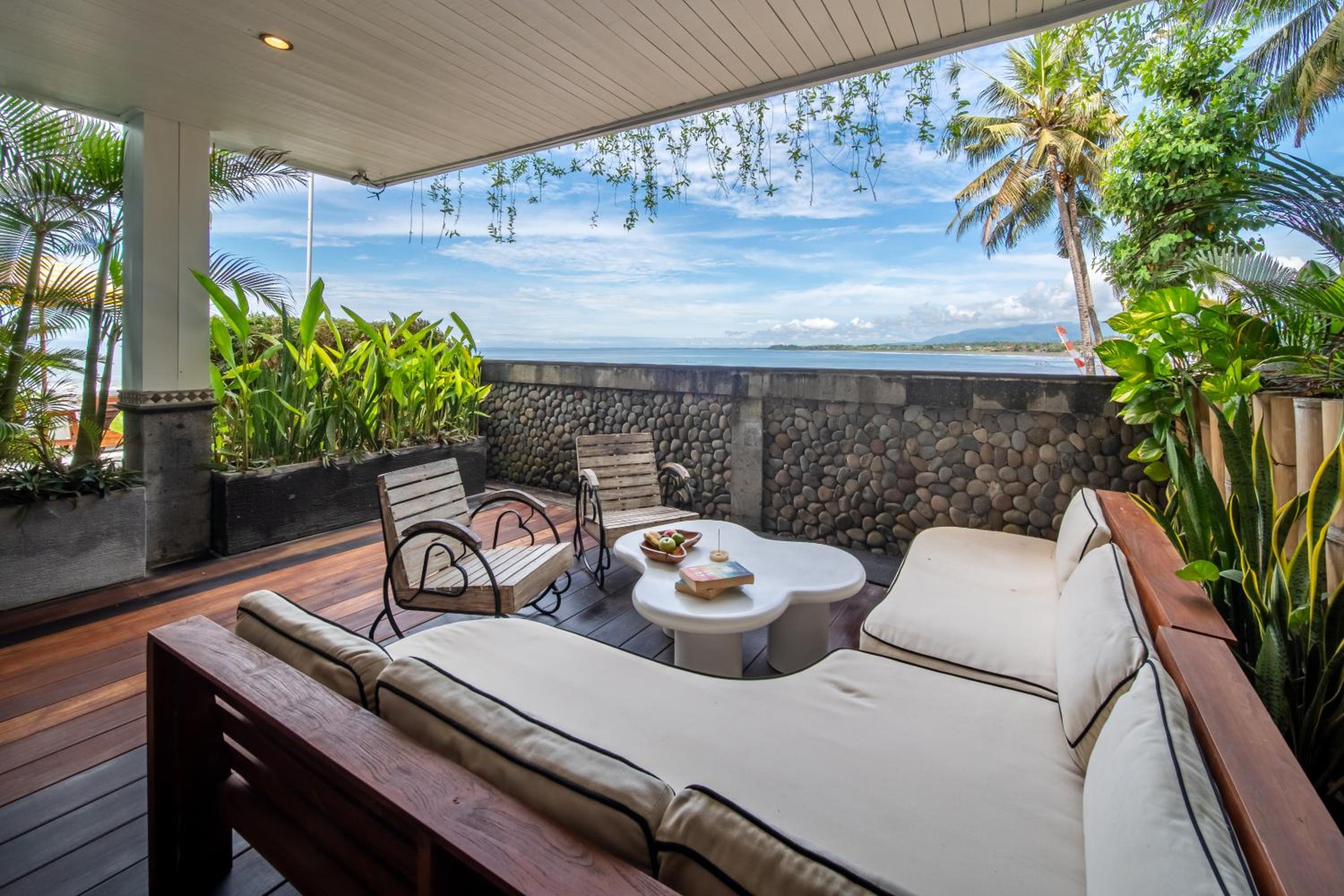 Family Suite with Ocean View - Photo 2