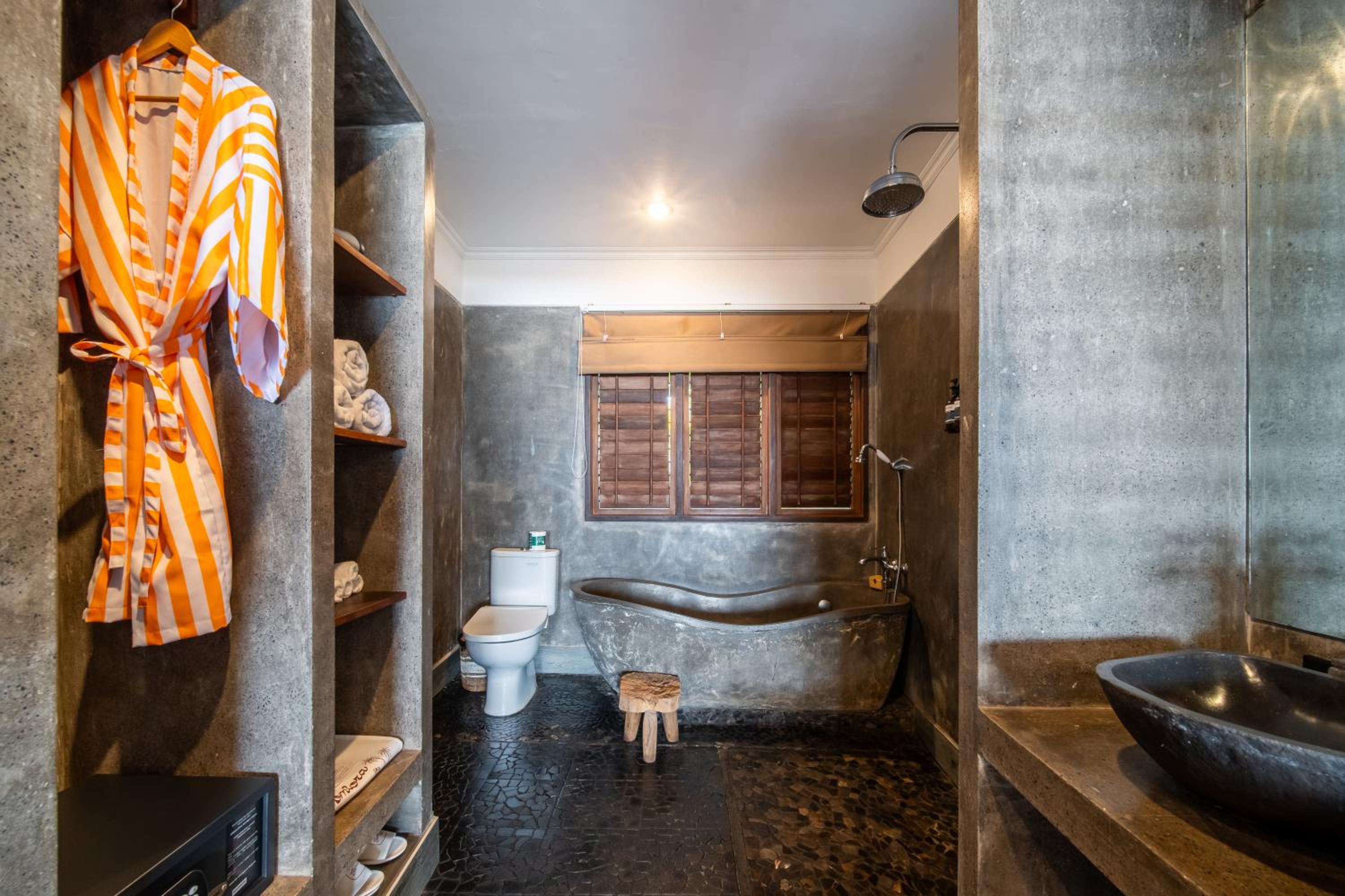 Family Suite with Ocean View - Photo 8