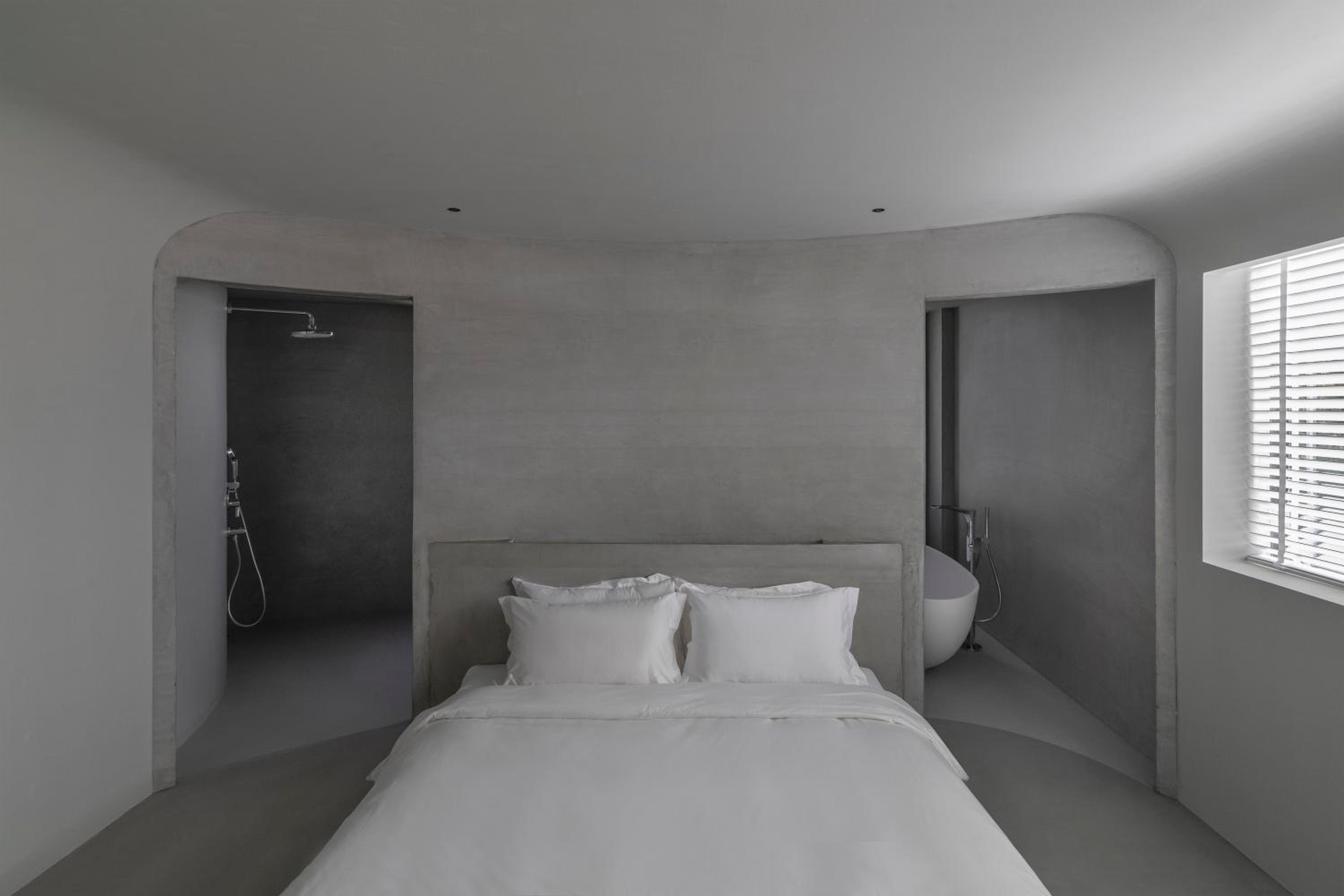 Standard Queen Room photo 3