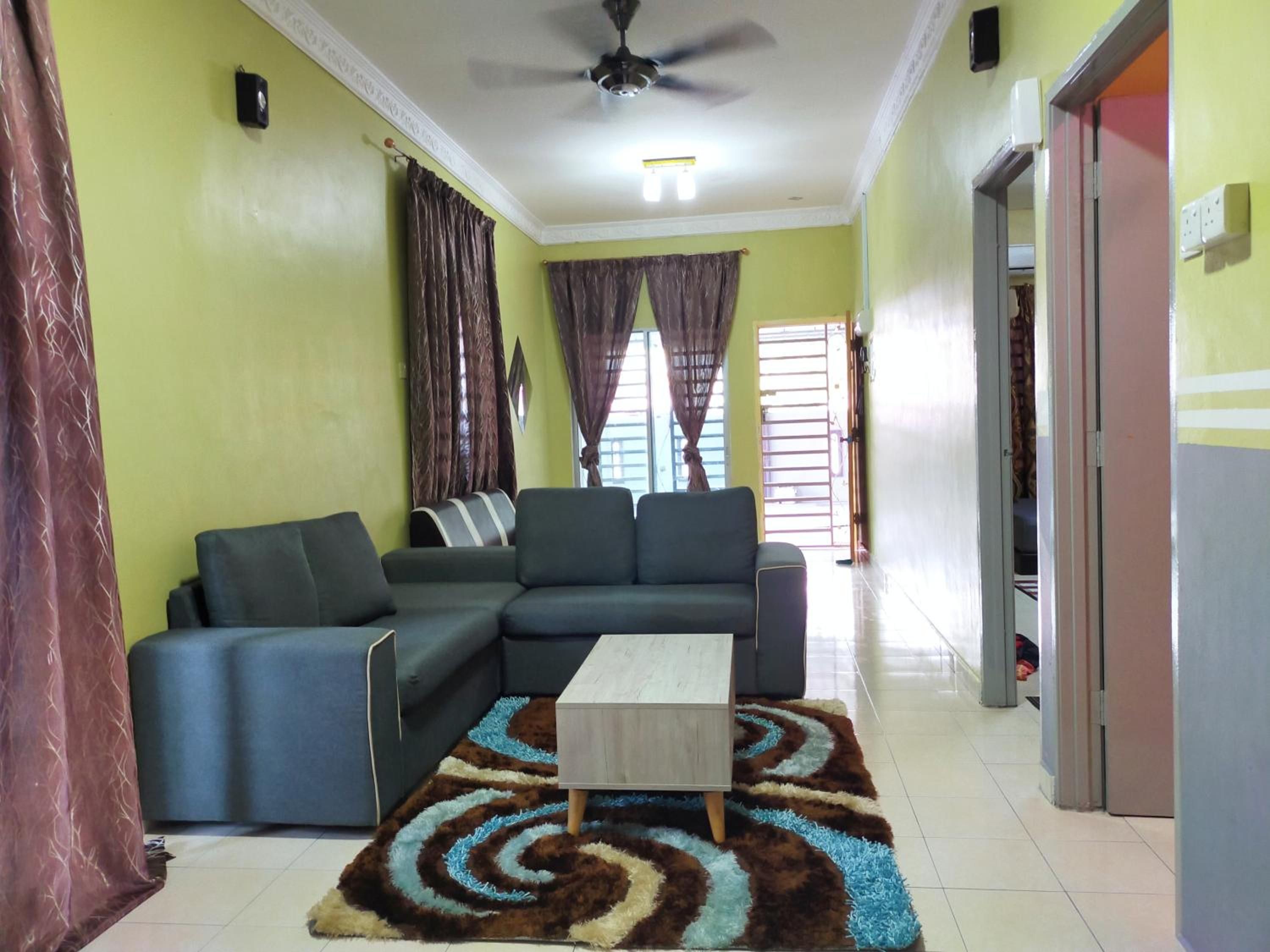 Three-Bedroom House photo 1