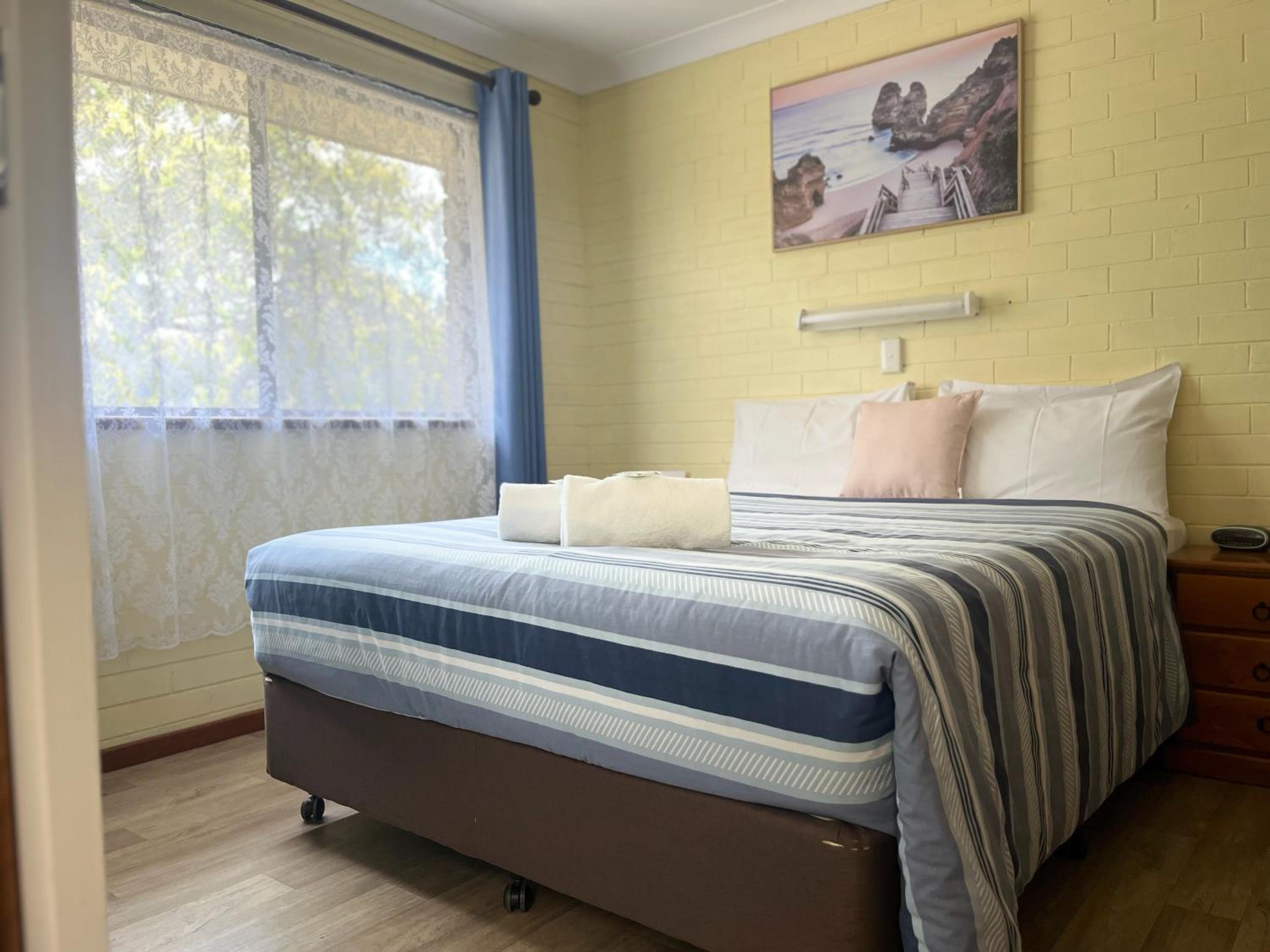 Two-Bedroom Family Chalet - Photo 3