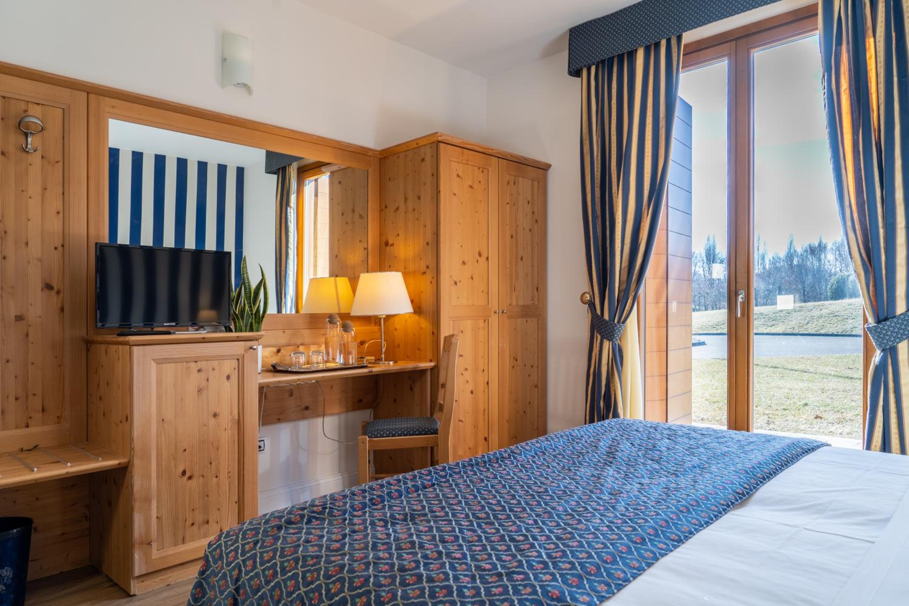 Double or Twin Room with Garden View - Photo 1