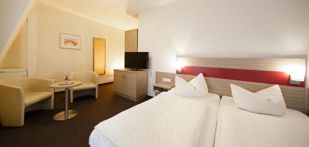 Double Room with Private Bathroom - Photo 2