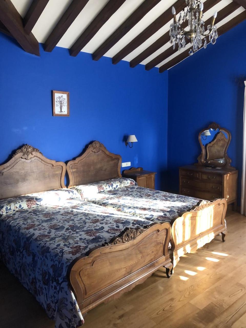 Twin Room - Photo 3