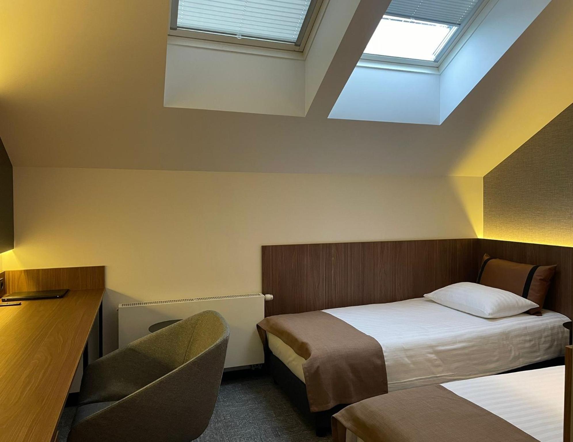 Twin Room - Attic - Photo 2