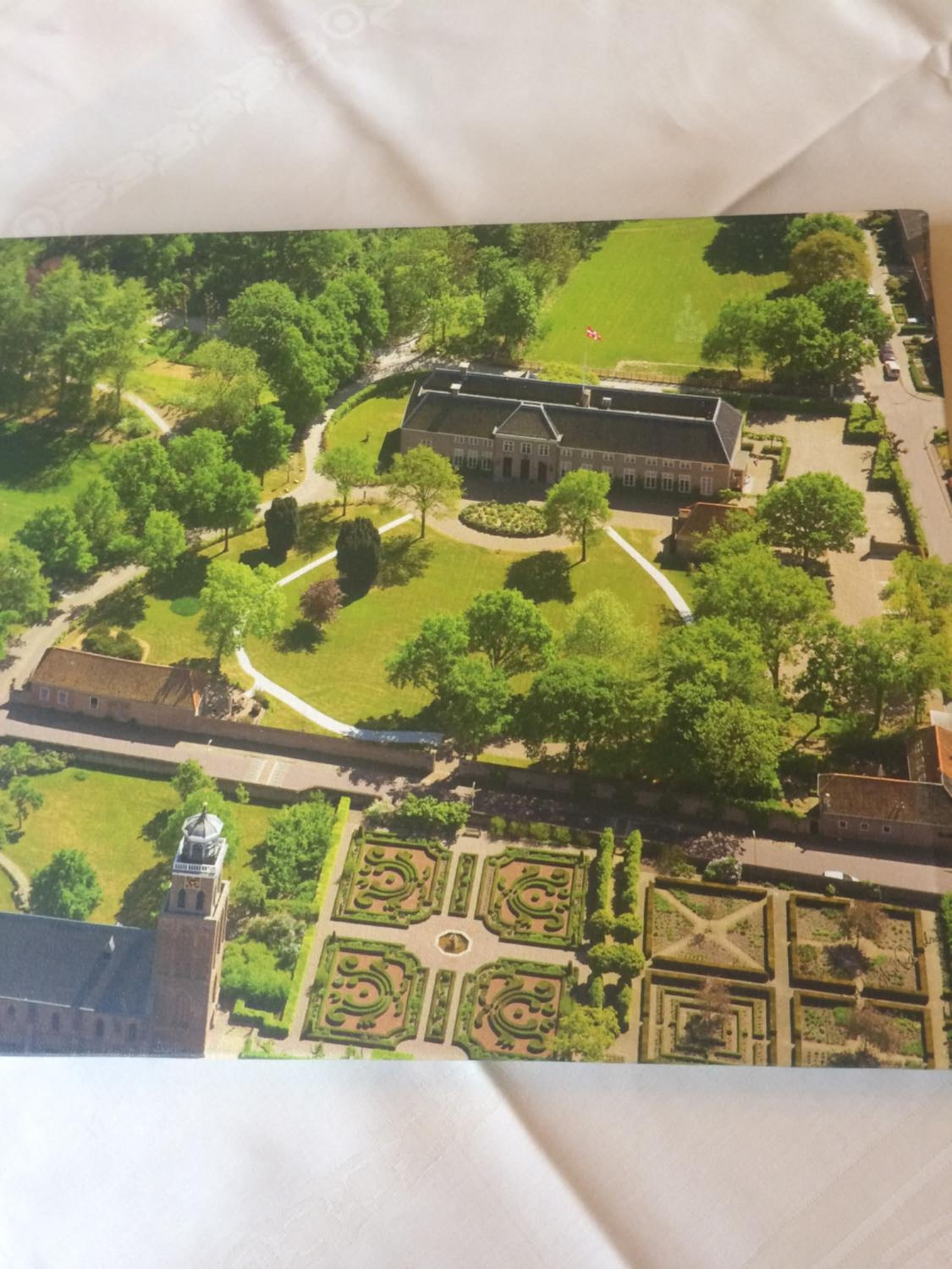Deluxe King Suite photo 2