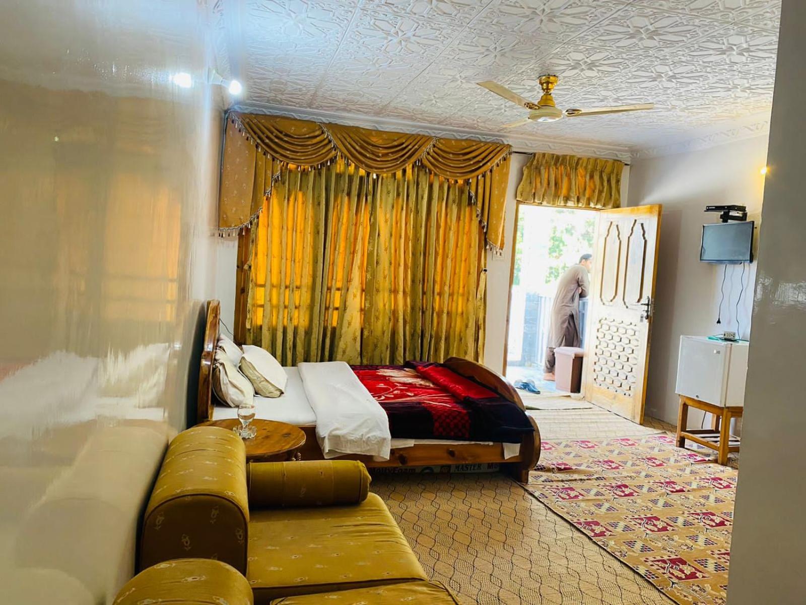 Deluxe Double Room with Sea View photo 3