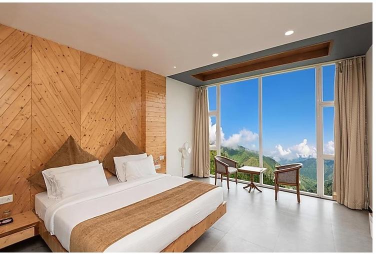 Suite with Mountain View