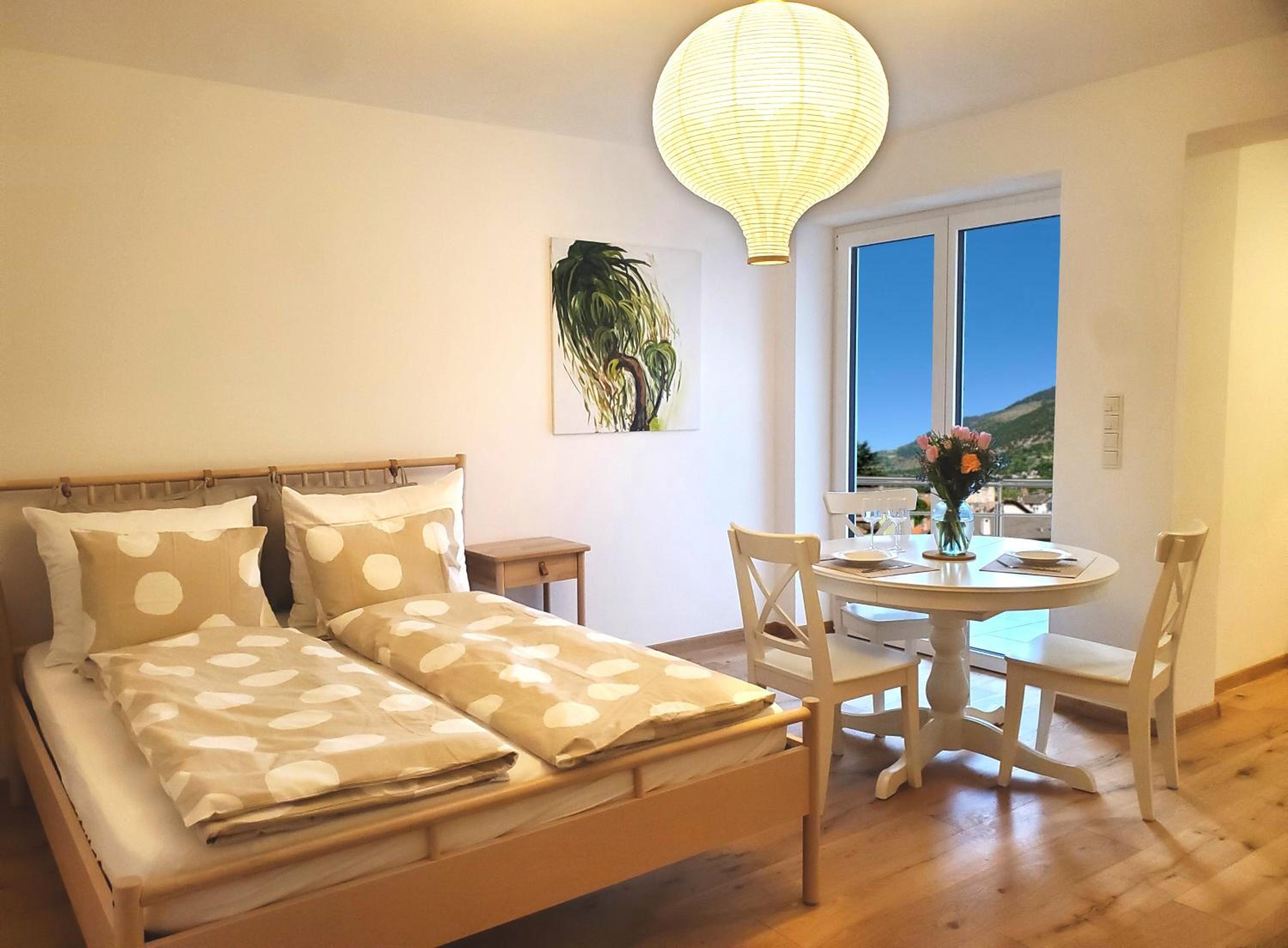 One-Bedroom Apartment photo 1