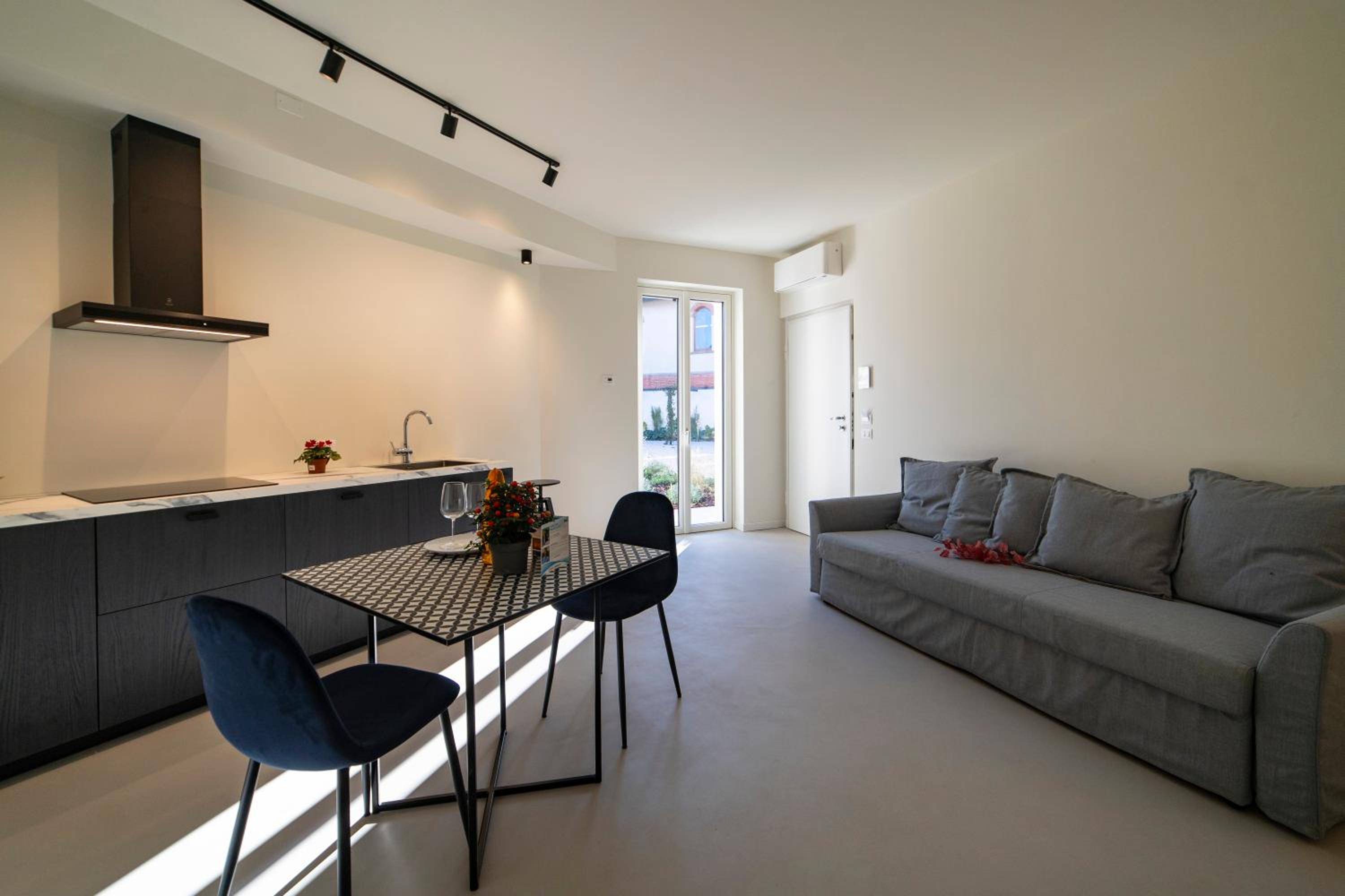 Apartment - Ground Floor photo 2