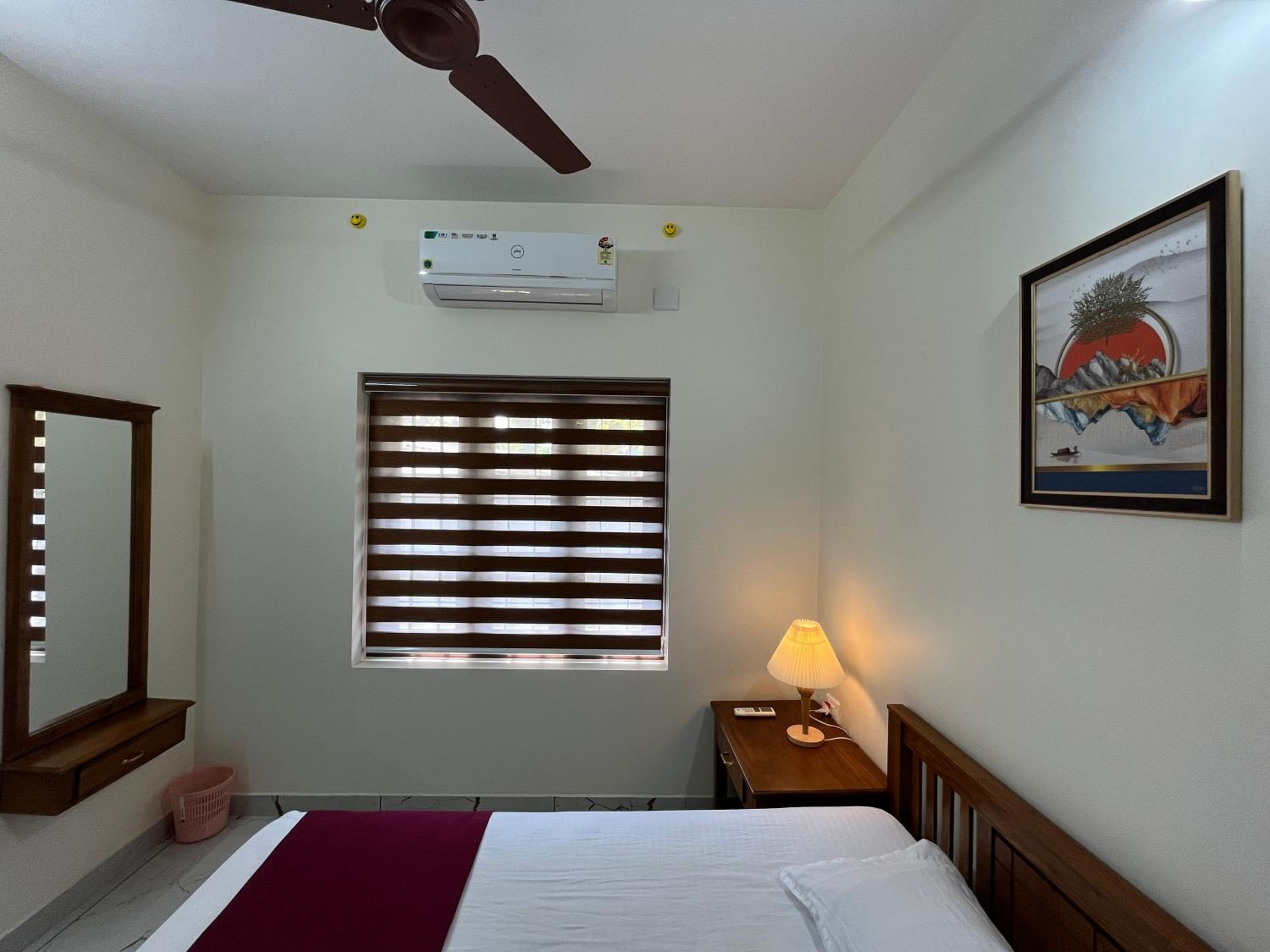 Deluxe Double Room (2 Adults + 1 Child) photo 1