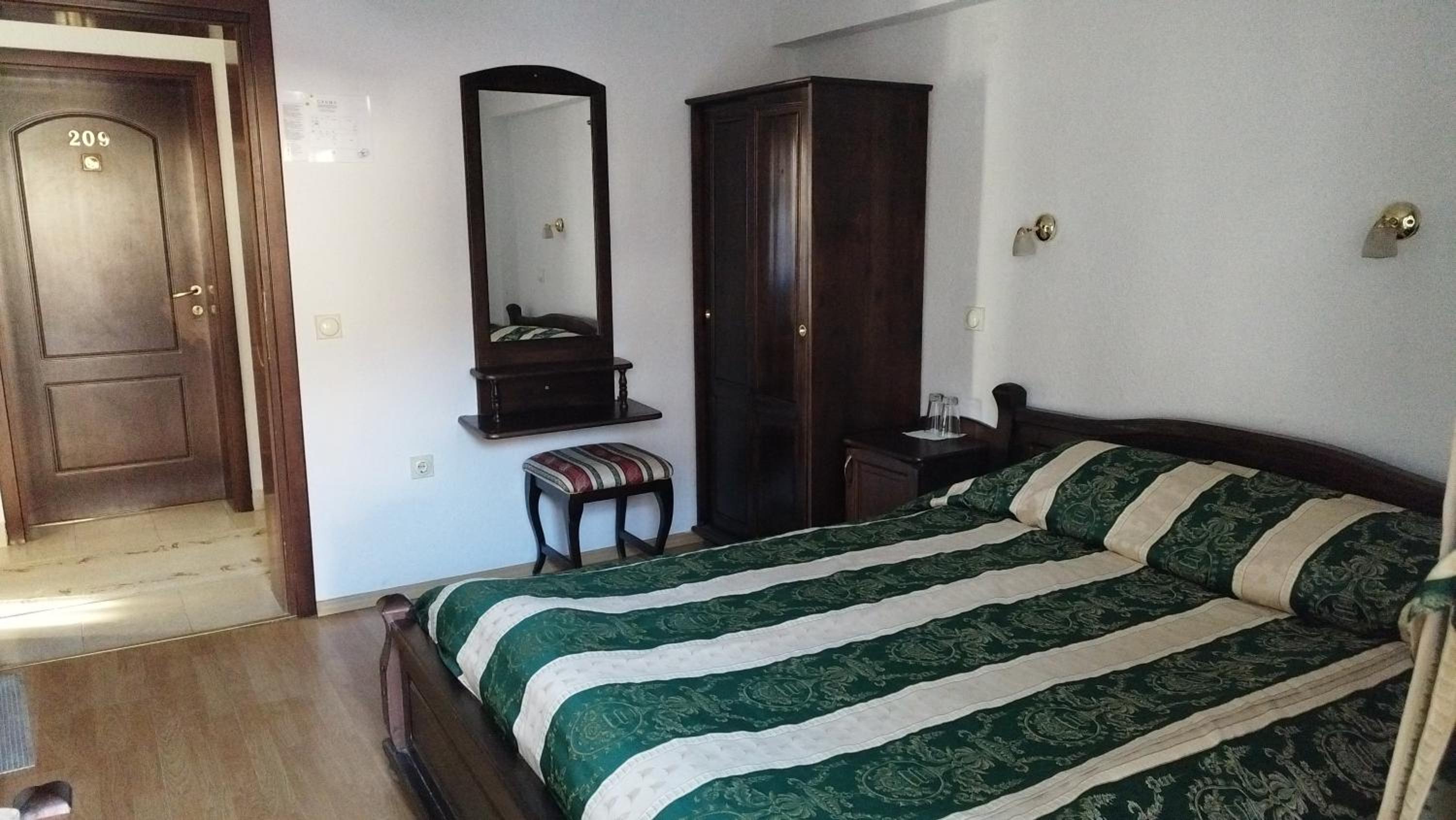 Triple Room - Photo 2