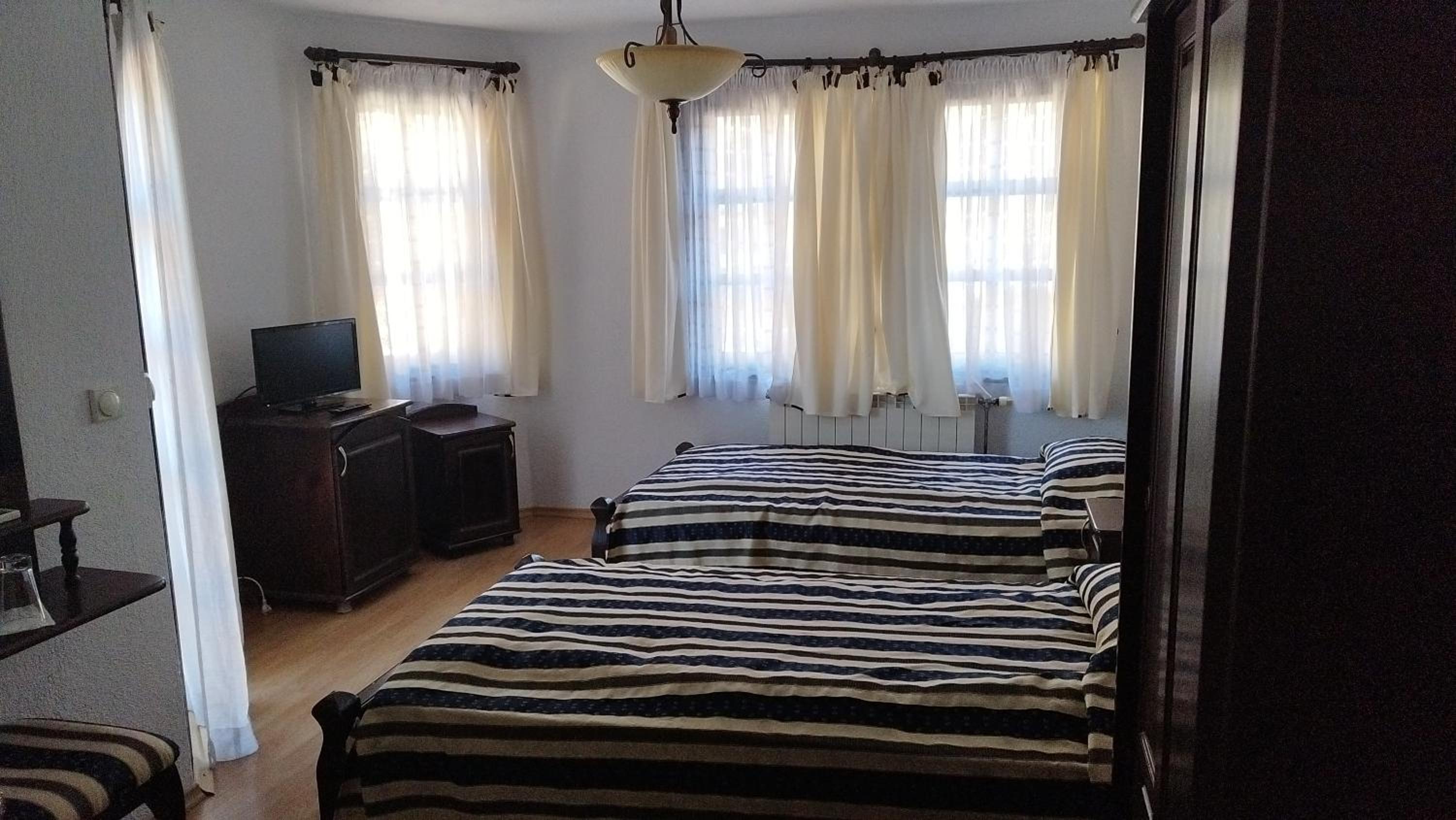Double or Twin Room - Photo 3