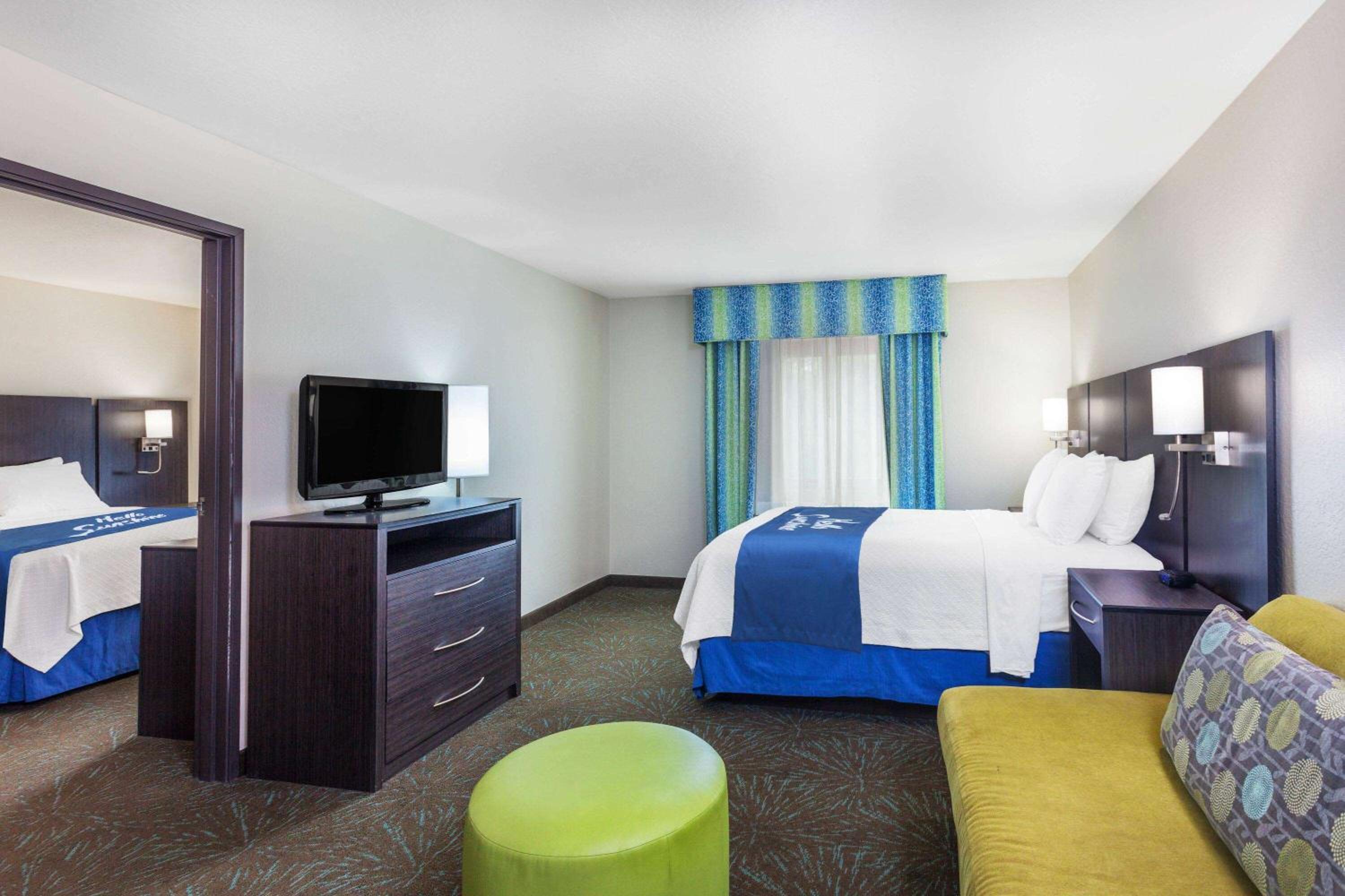 Two-Bedroom Queen Suite with Two Queen Beds - Non-Smoking (No Pets Allowed) photo 1