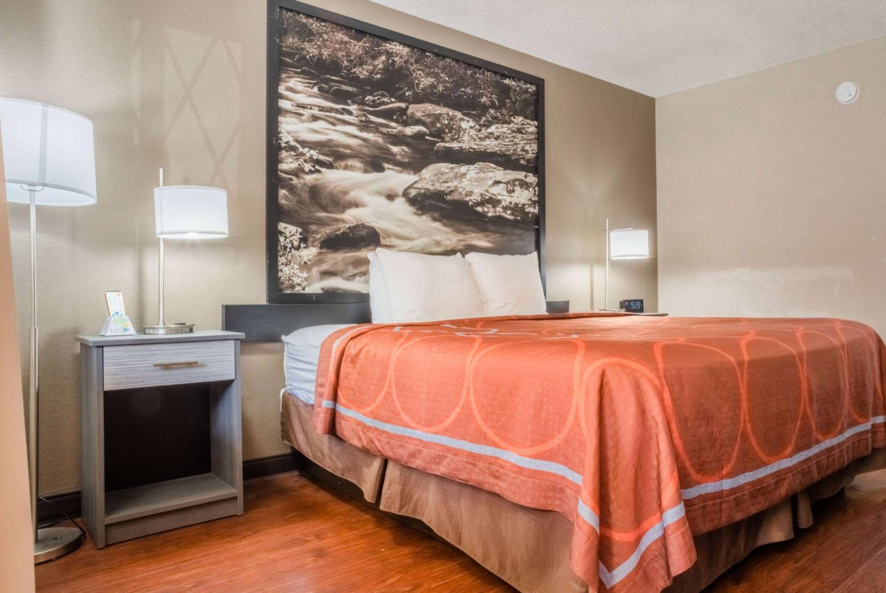 King Room - Non-Smoking - Photo 1