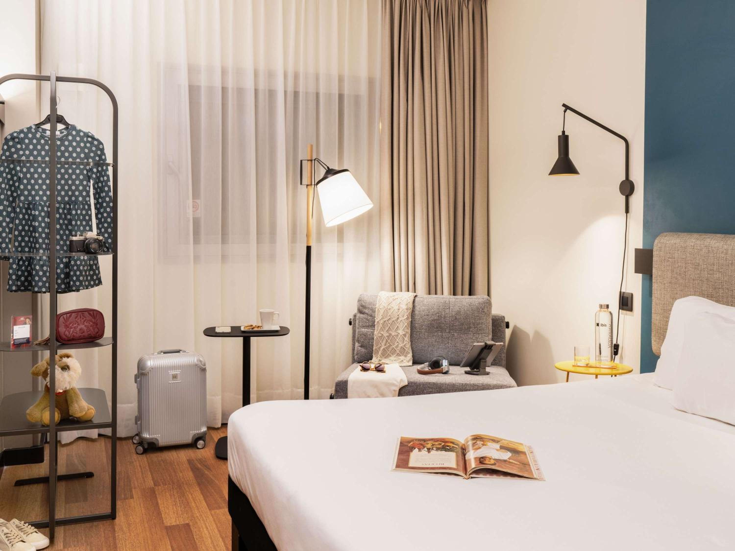 Superior Double Room thumbnail 5