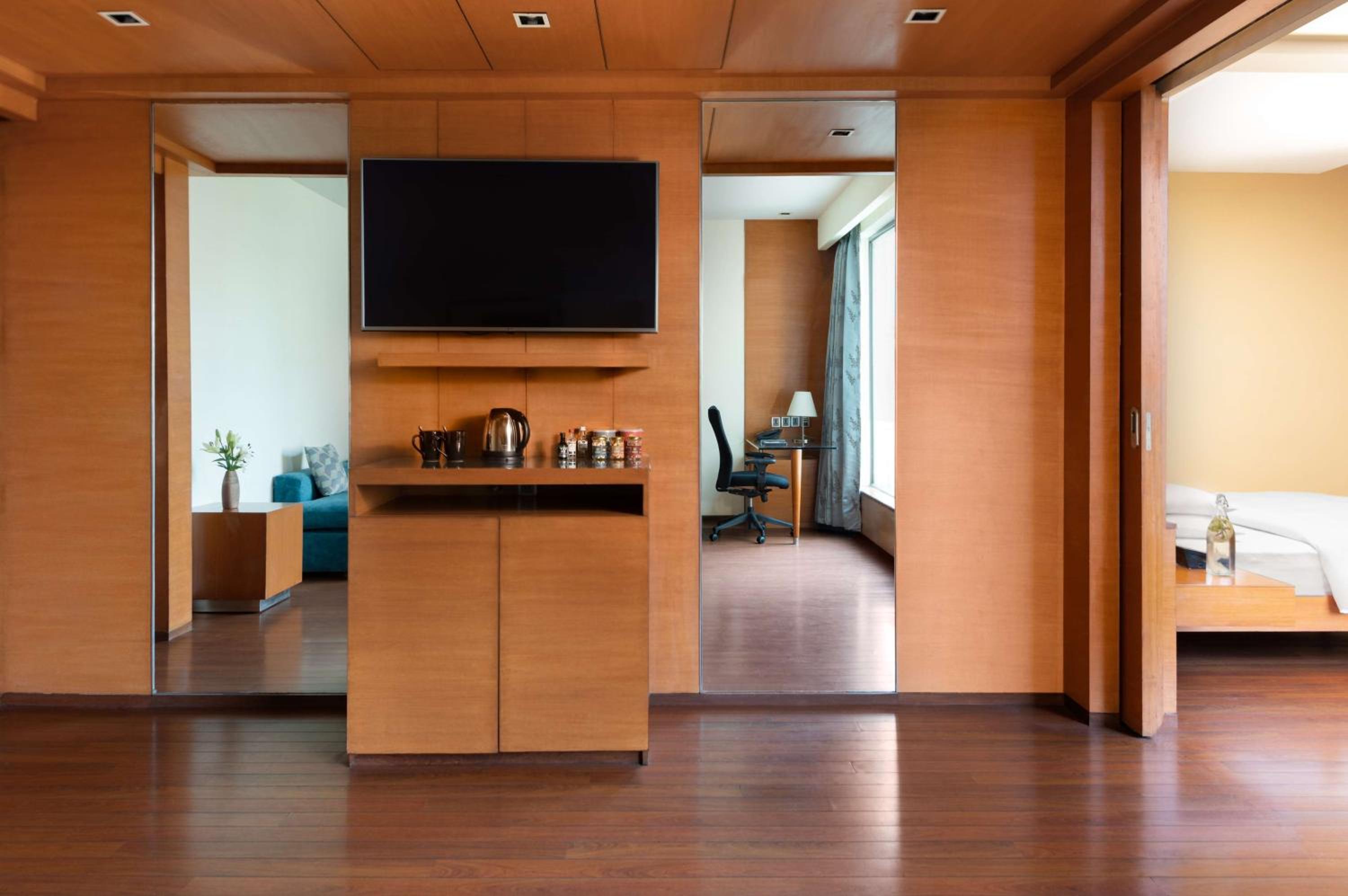 Suite - Photo 6