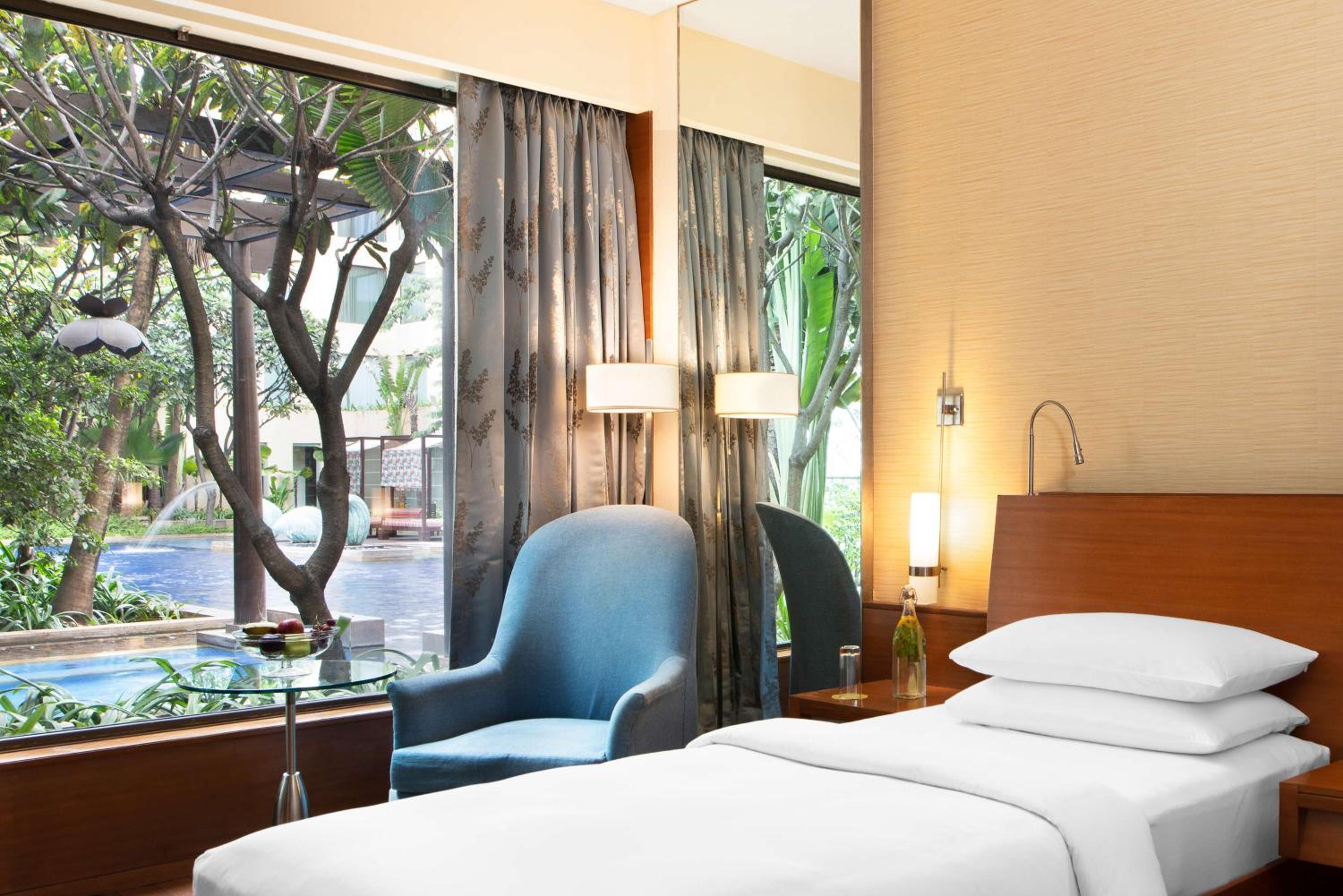 King Room with Pool View - Photo 1