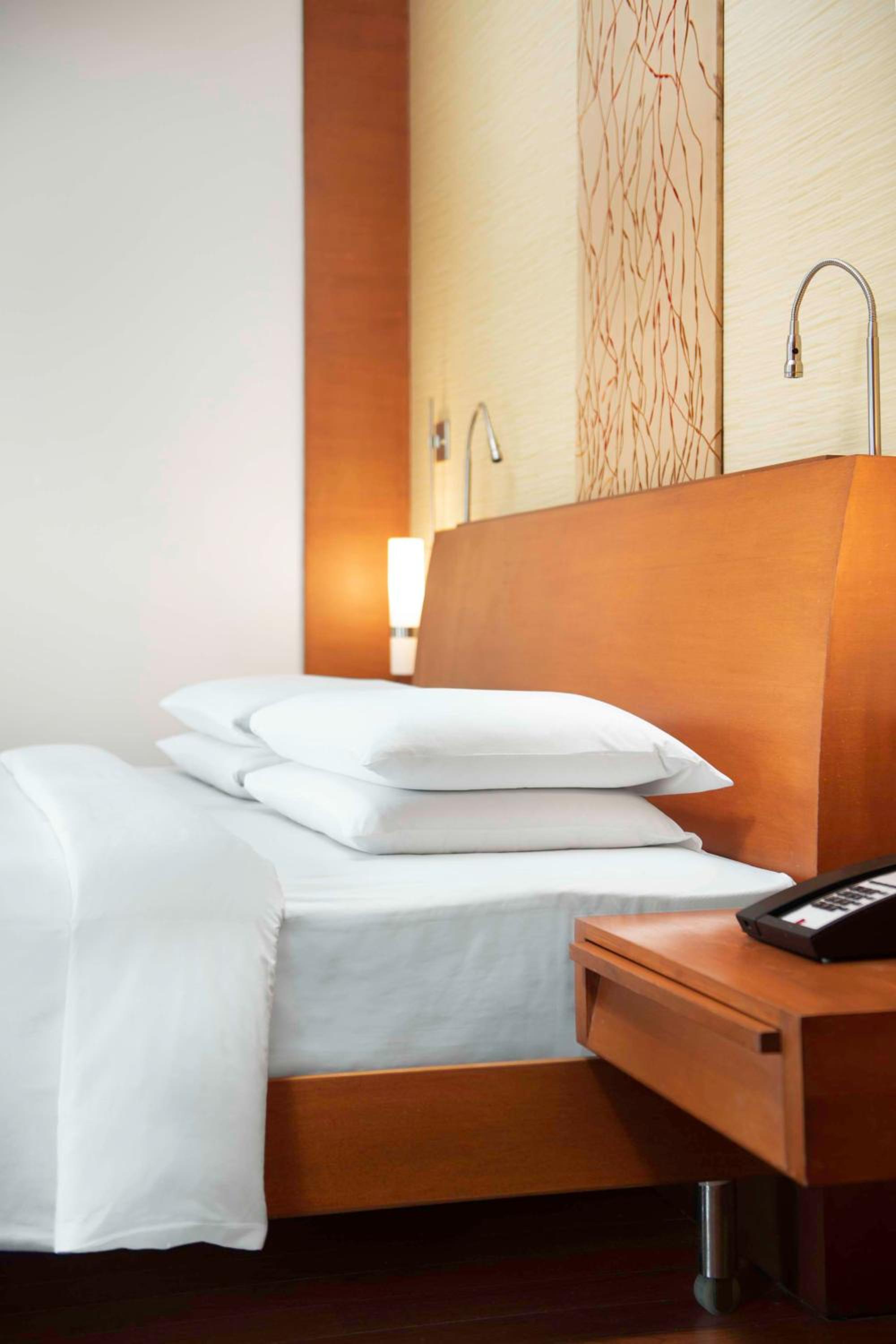 Deluxe King Room - Photo 1