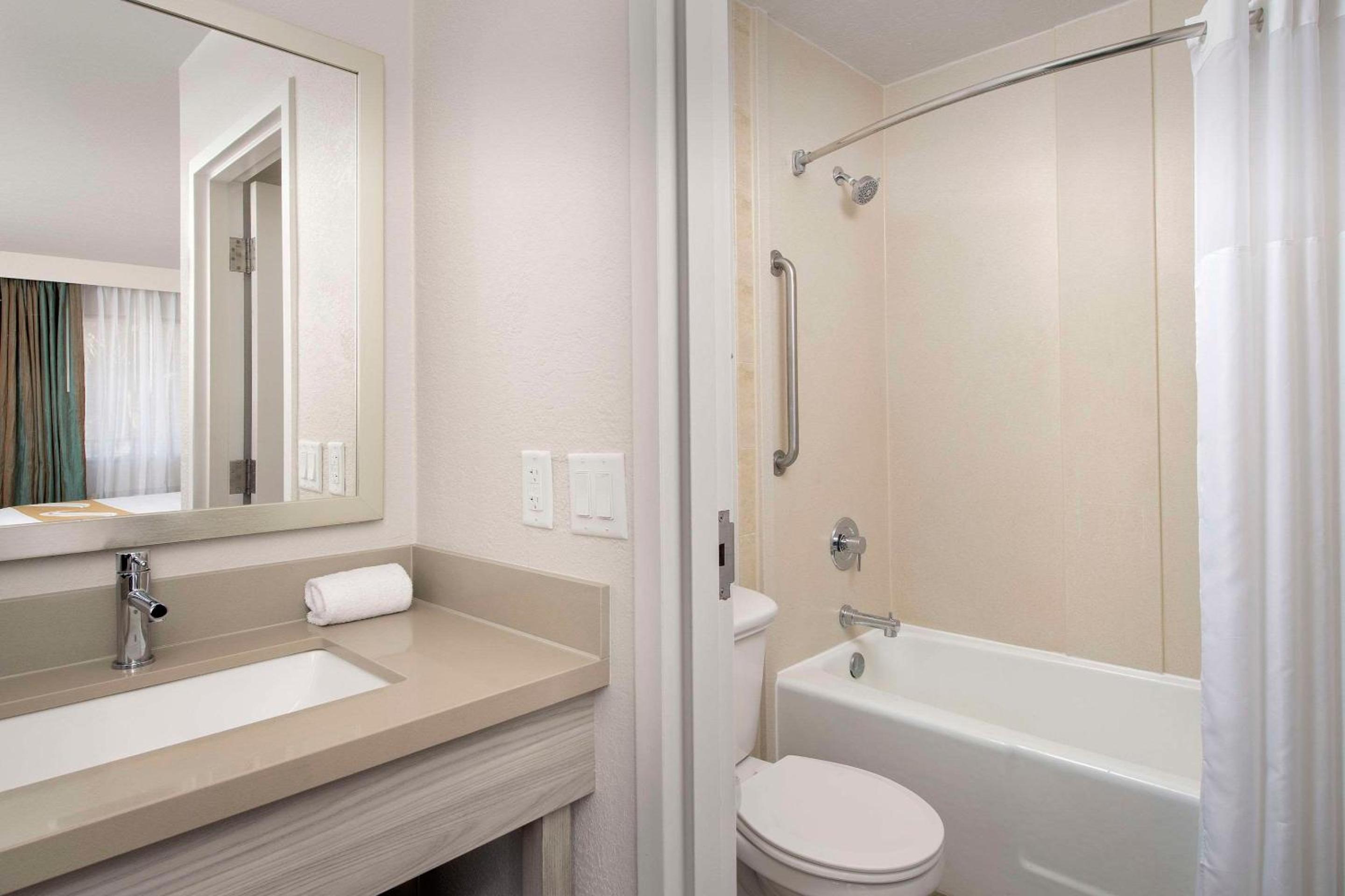 Double Room - Photo 3