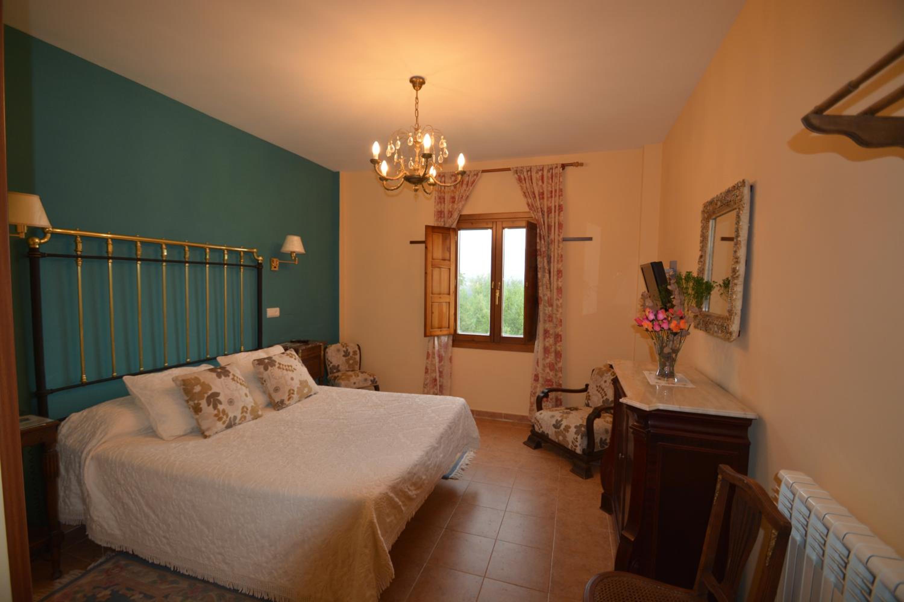 Double Room with Mountain View - Photo 6