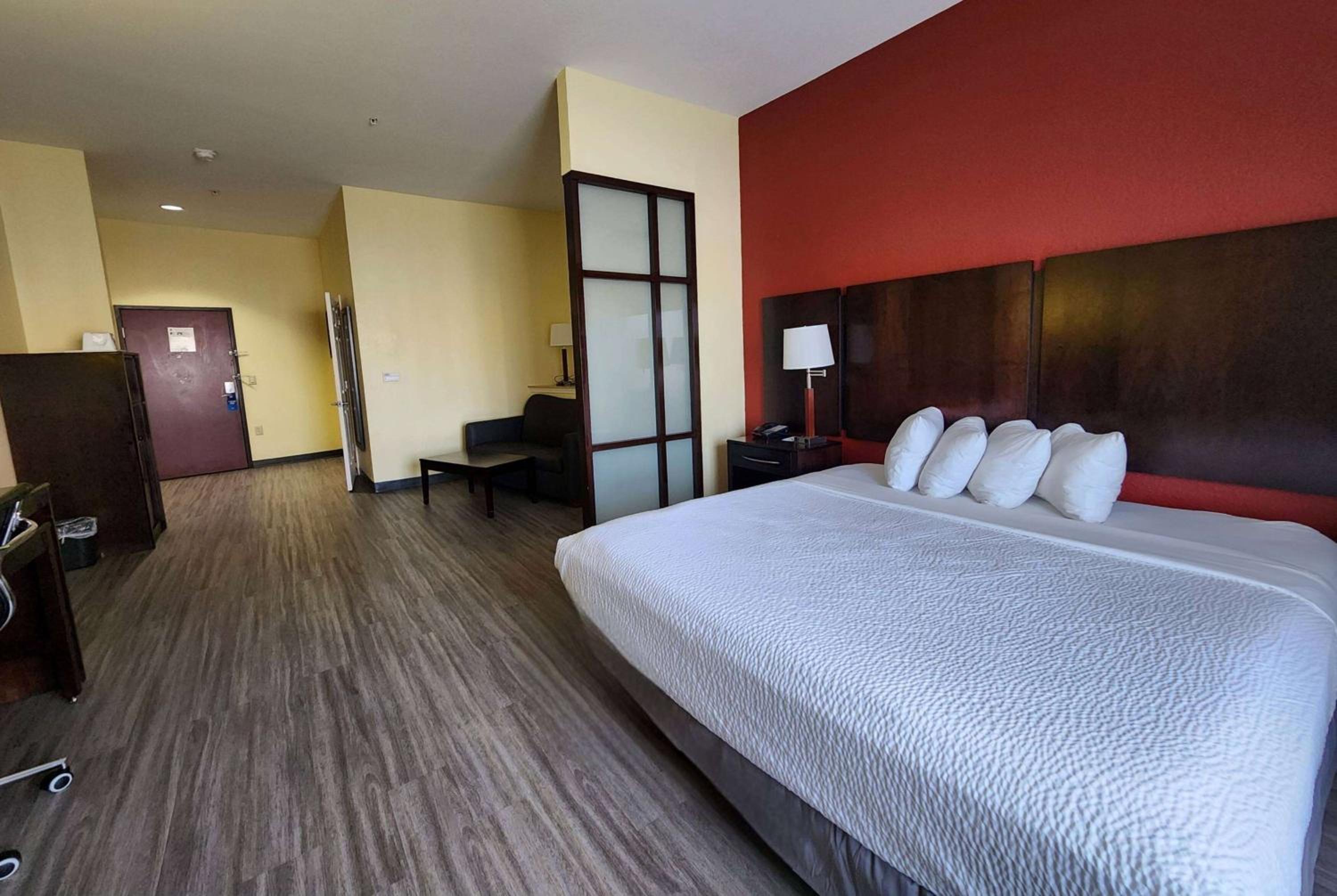 King Studio Suite - Non-Smoking - Photo 1