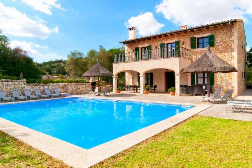 Villa photo 3