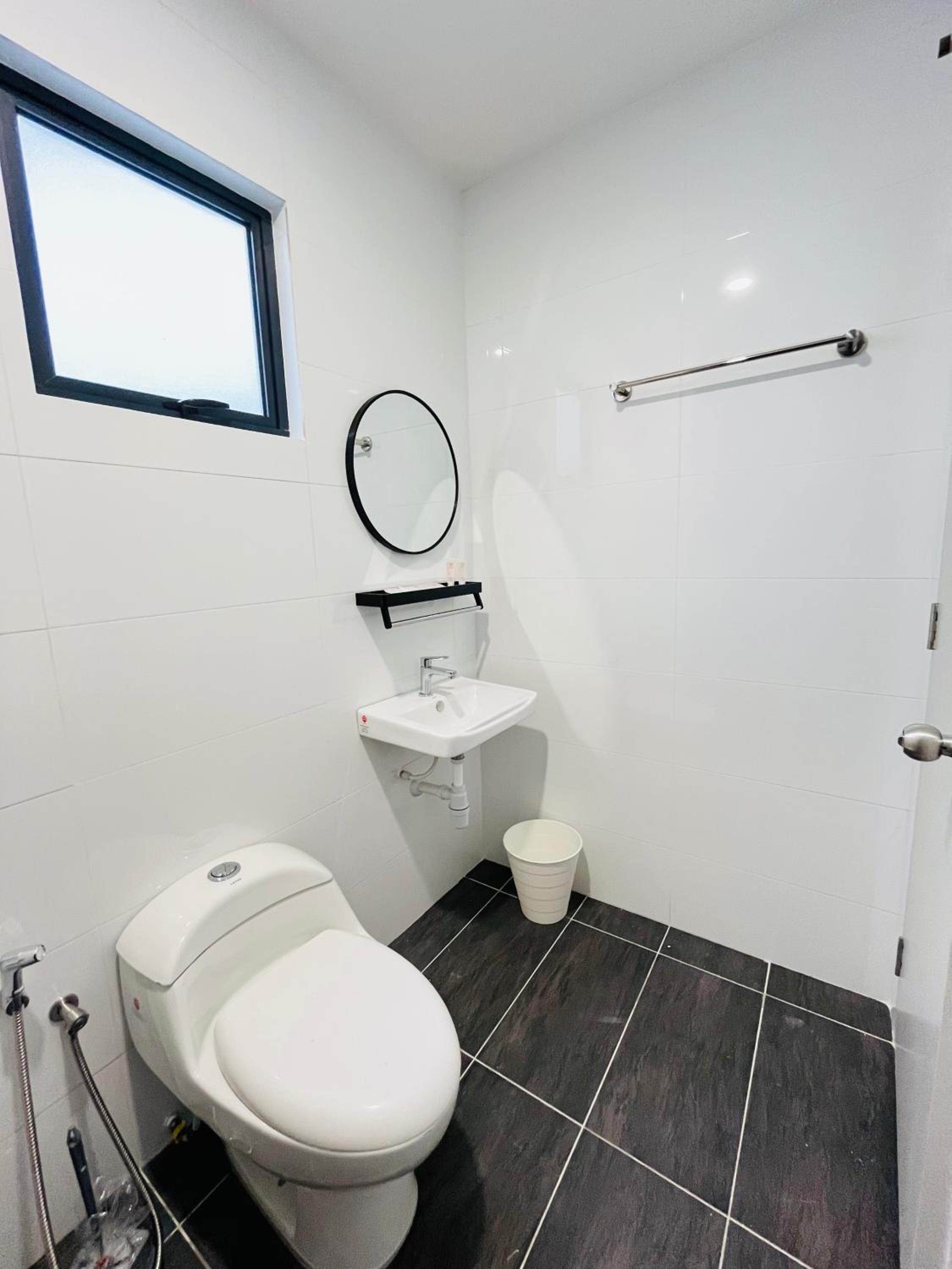 Two-Bedroom Suite - Photo 5