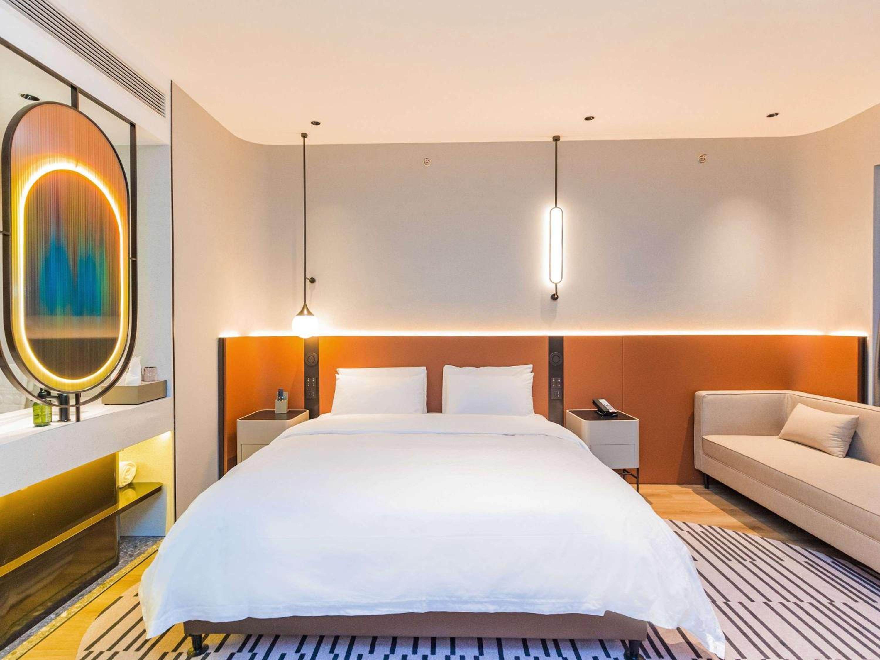 Standard Queen Room